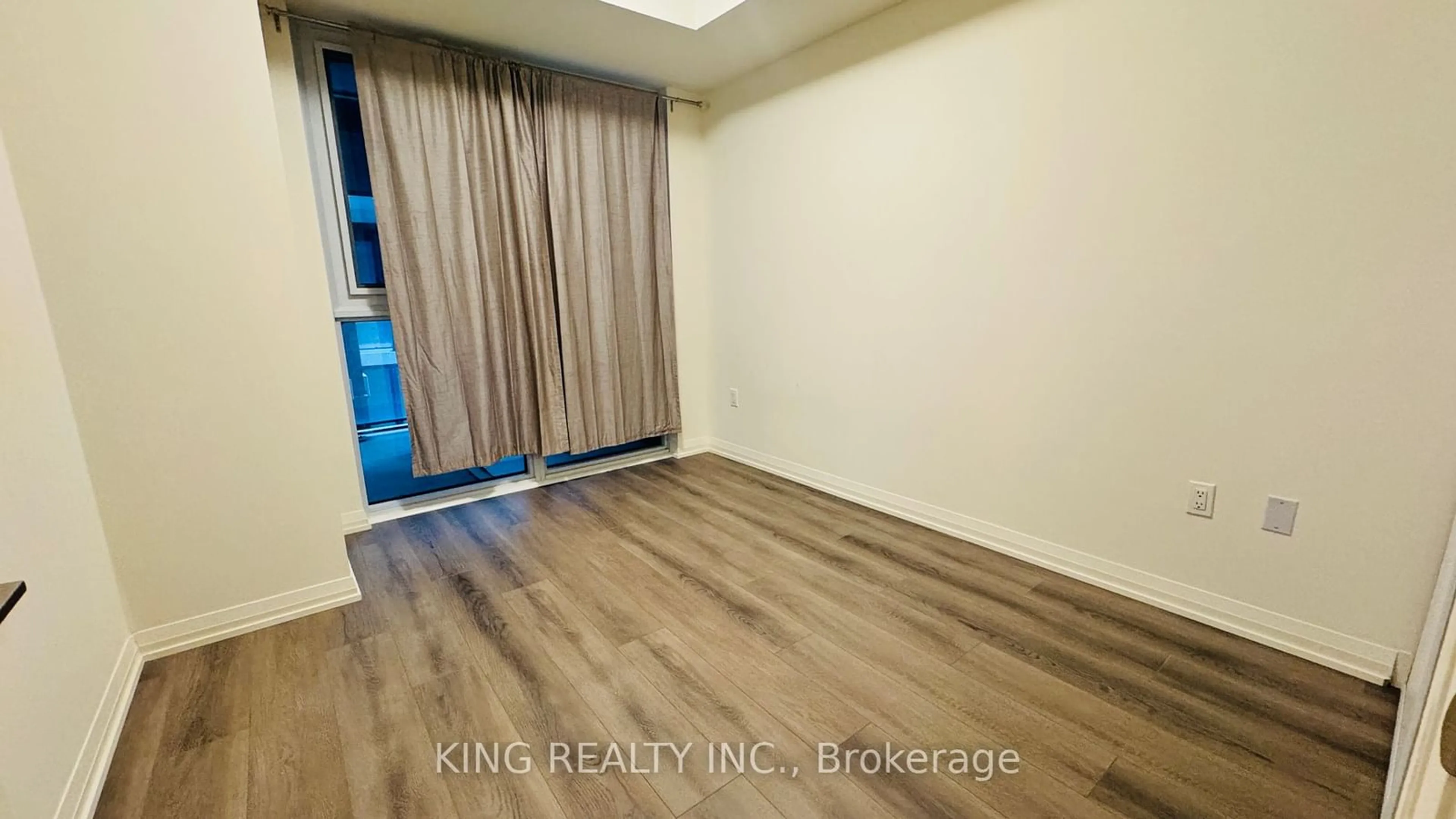 A pic of a room for 9000 Jane St #420, Vaughan Ontario L4K 0M6