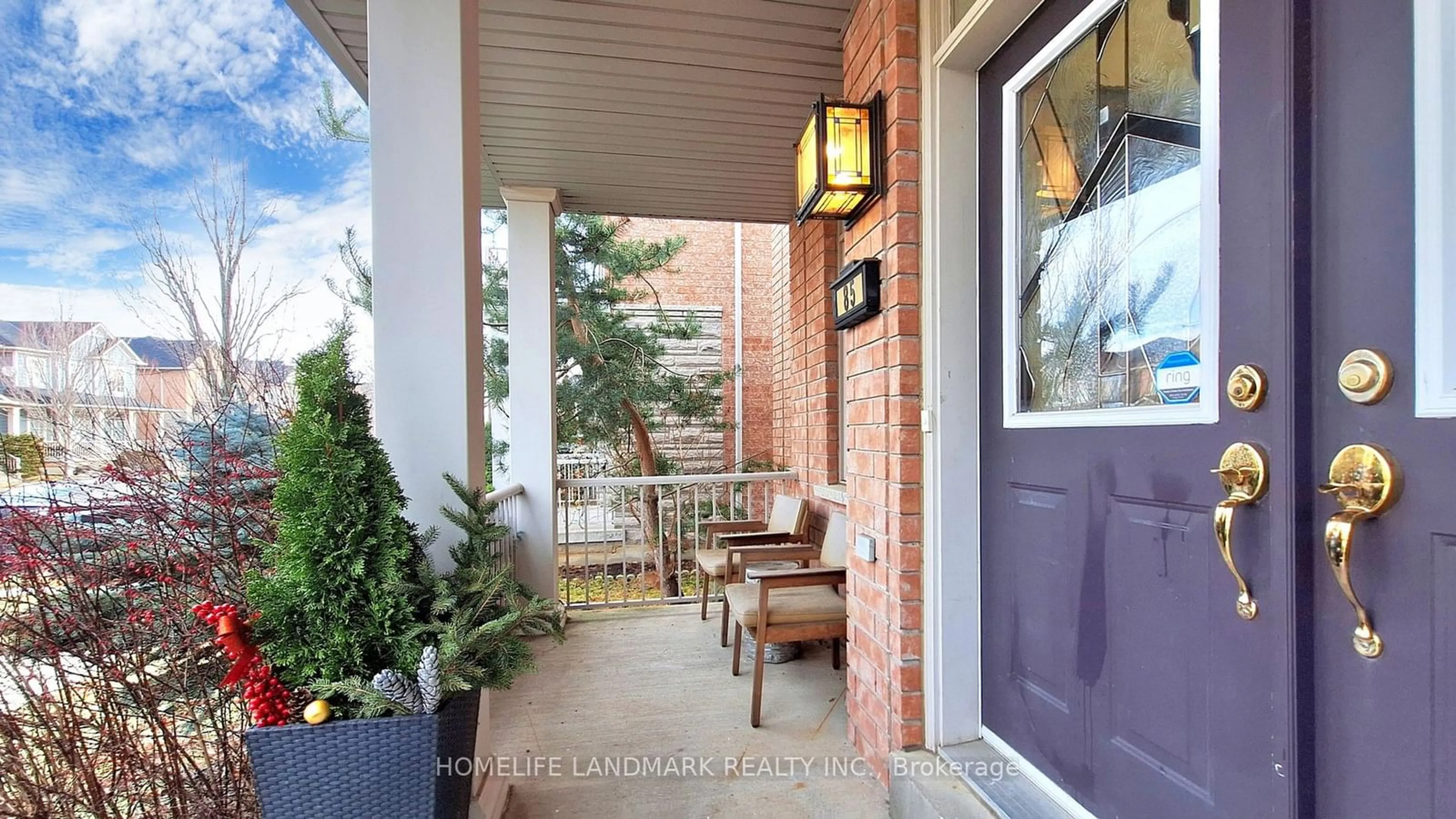 Indoor entryway for 85 Kenilworth Gate, Markham Ontario L6B 0A9