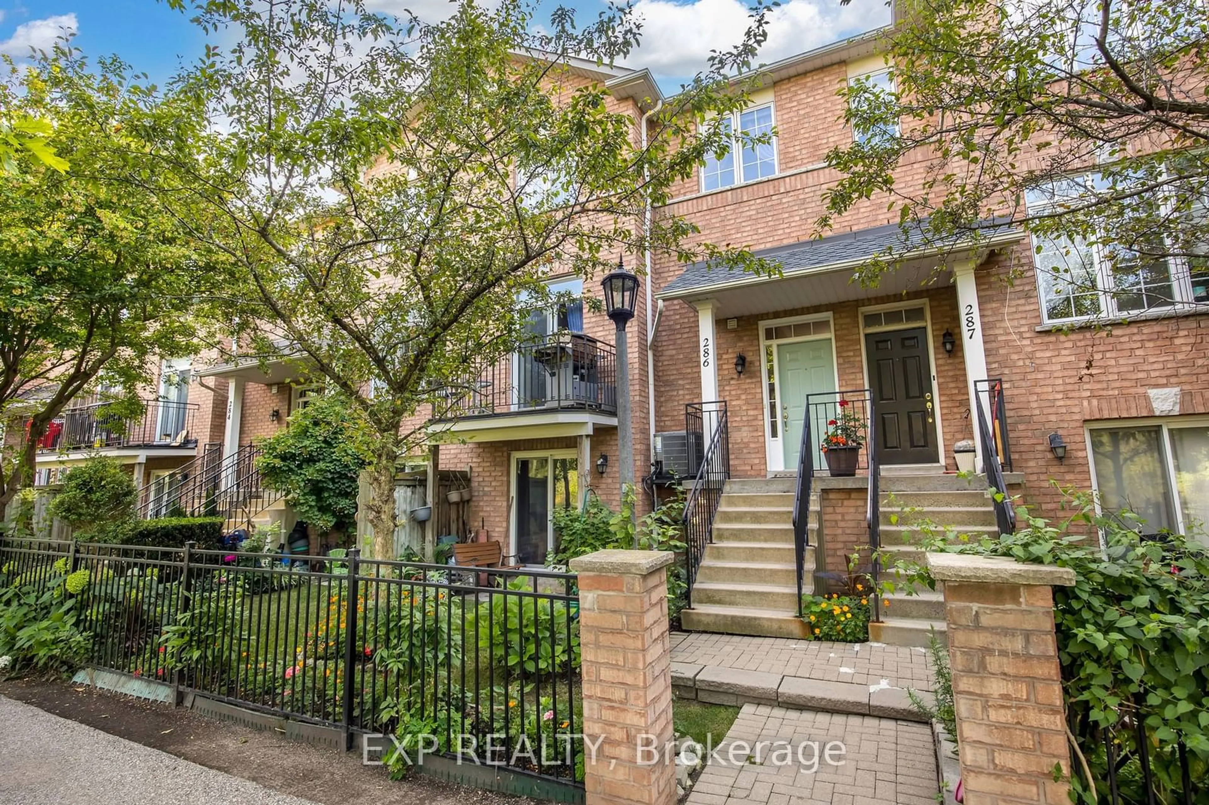 Home with brick exterior material, street for 23 Observatory Lane #286, Richmond Hill Ontario L4C 0M7