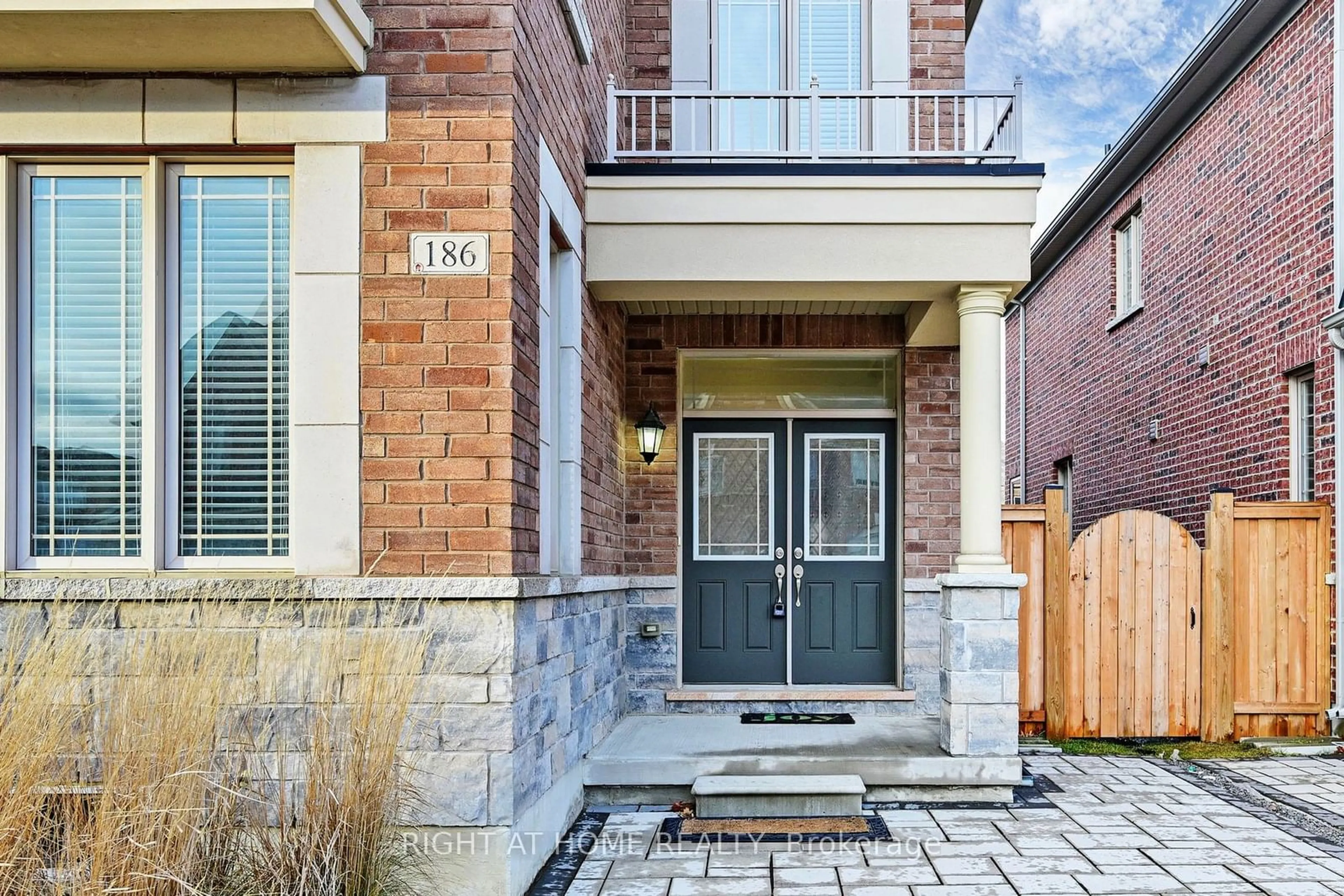 Home with brick exterior material, street for 186 Northvale Rd, Markham Ontario L6B 1J3