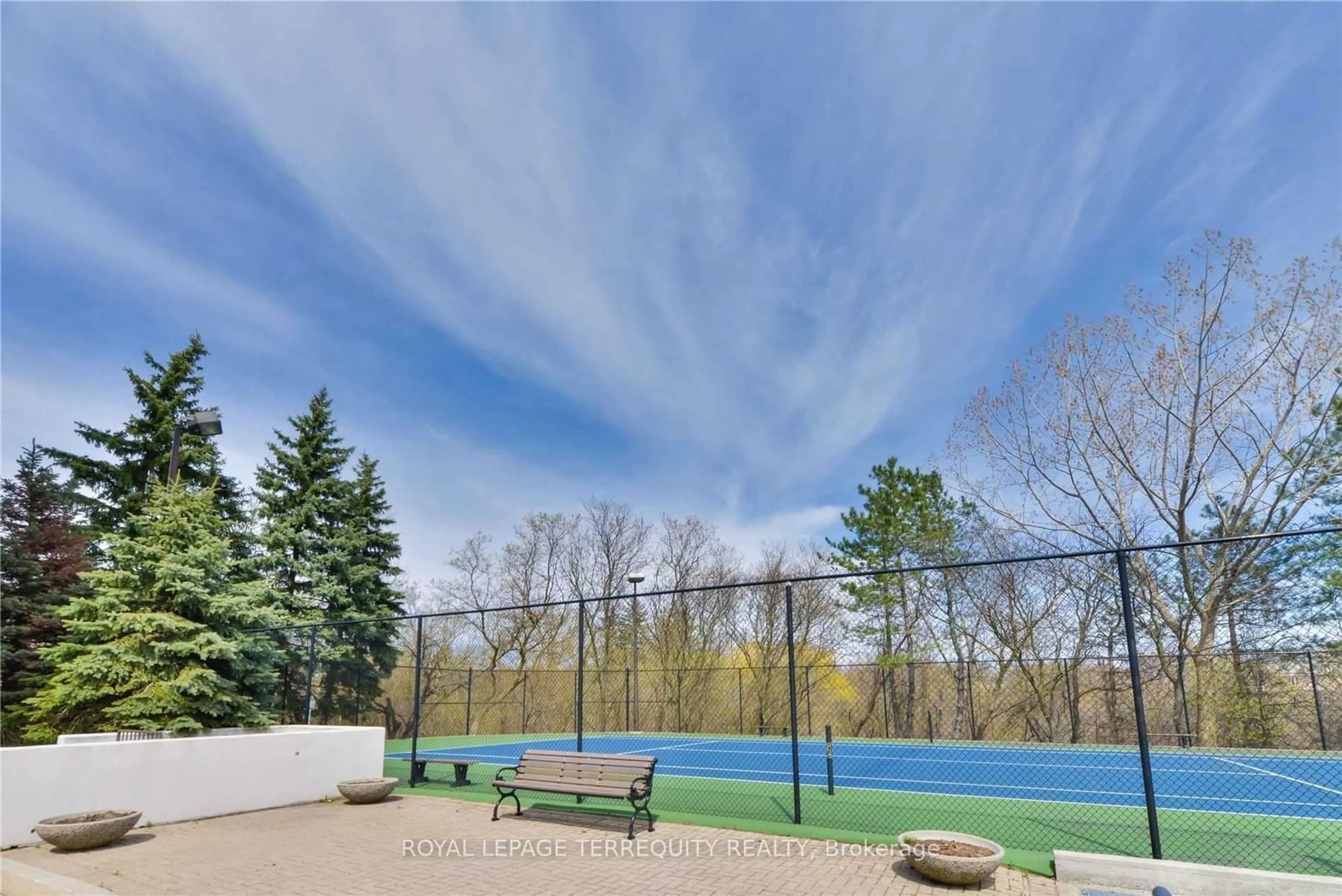 Patio, unknown for 8501 Bayview Ave #408, Richmond Hill Ontario L4B 3J7