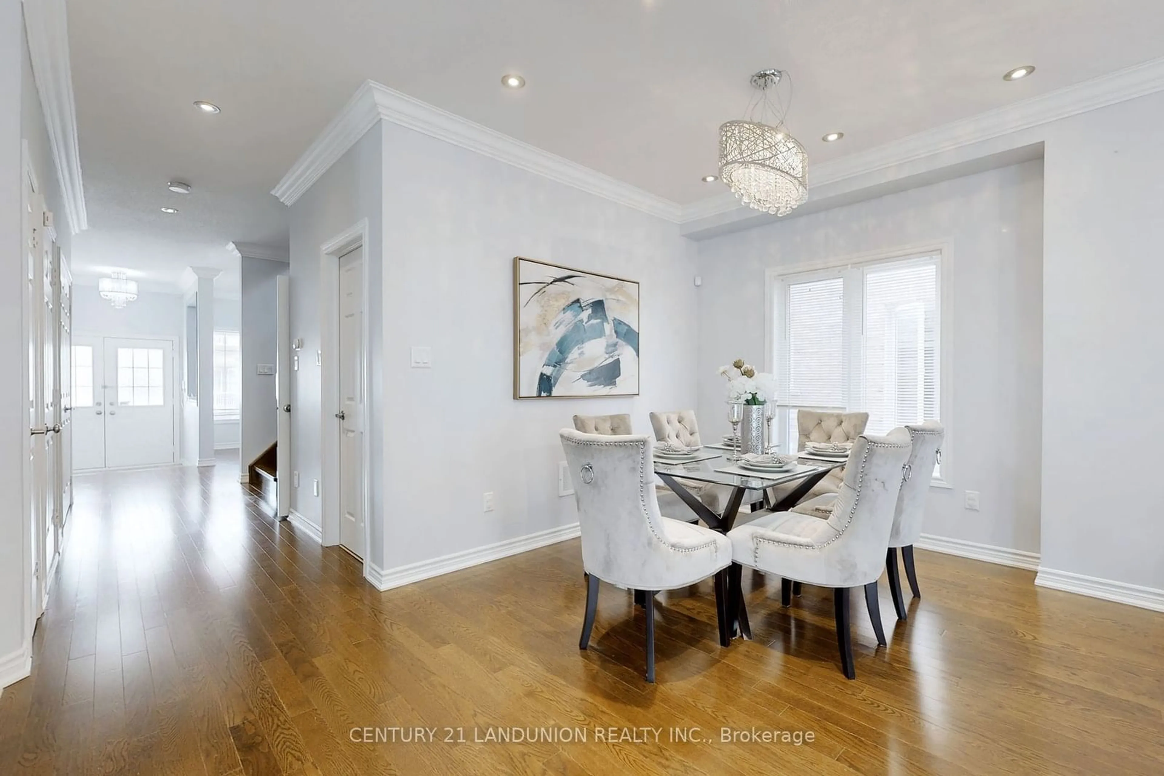 Dining room, wood/laminate floor for 29 Greenspire Ave, Markham Ontario L6E 0N2