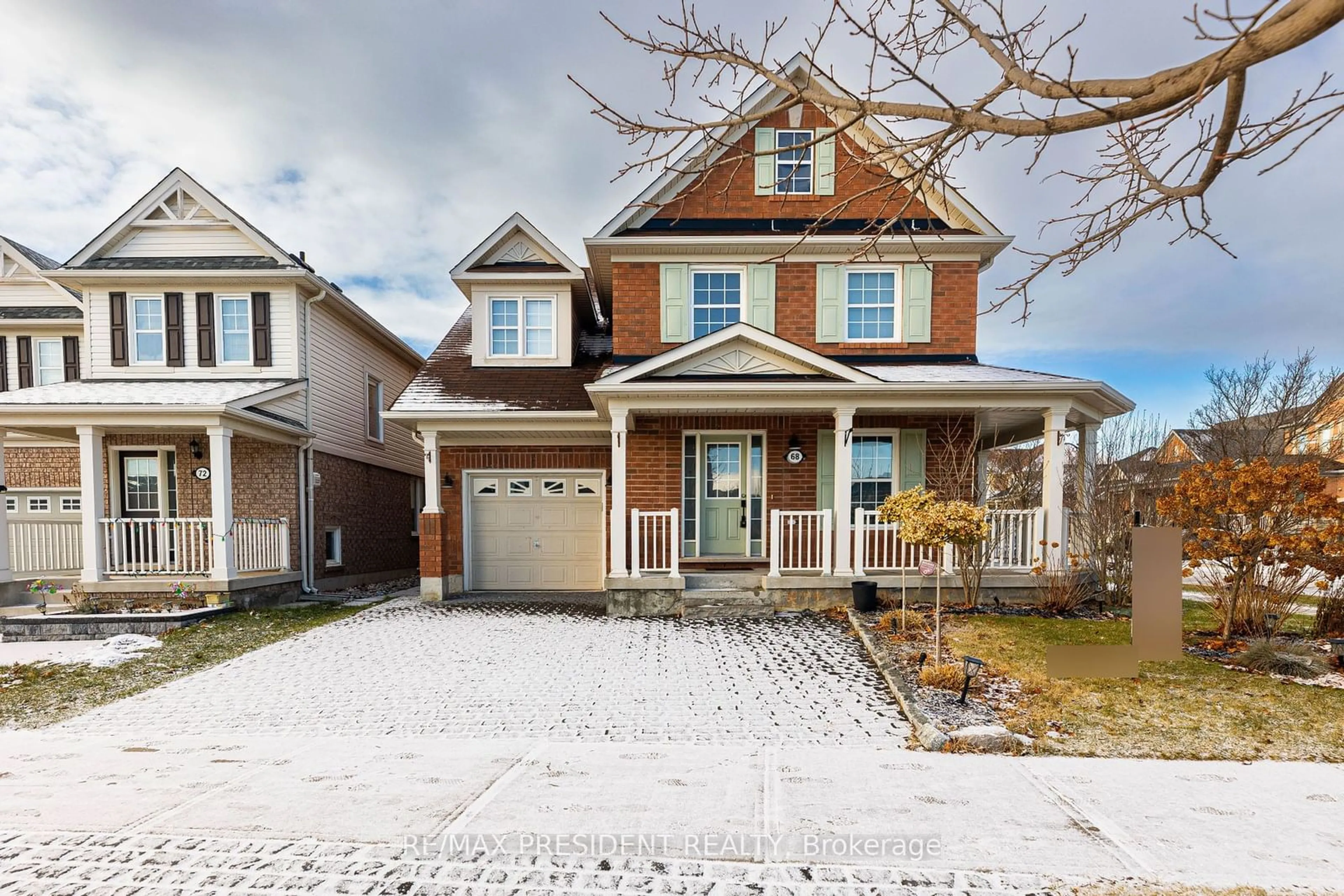 Home with brick exterior material, street for 68 Reeves Way Blvd, Whitchurch-Stouffville Ontario L4A 0J8