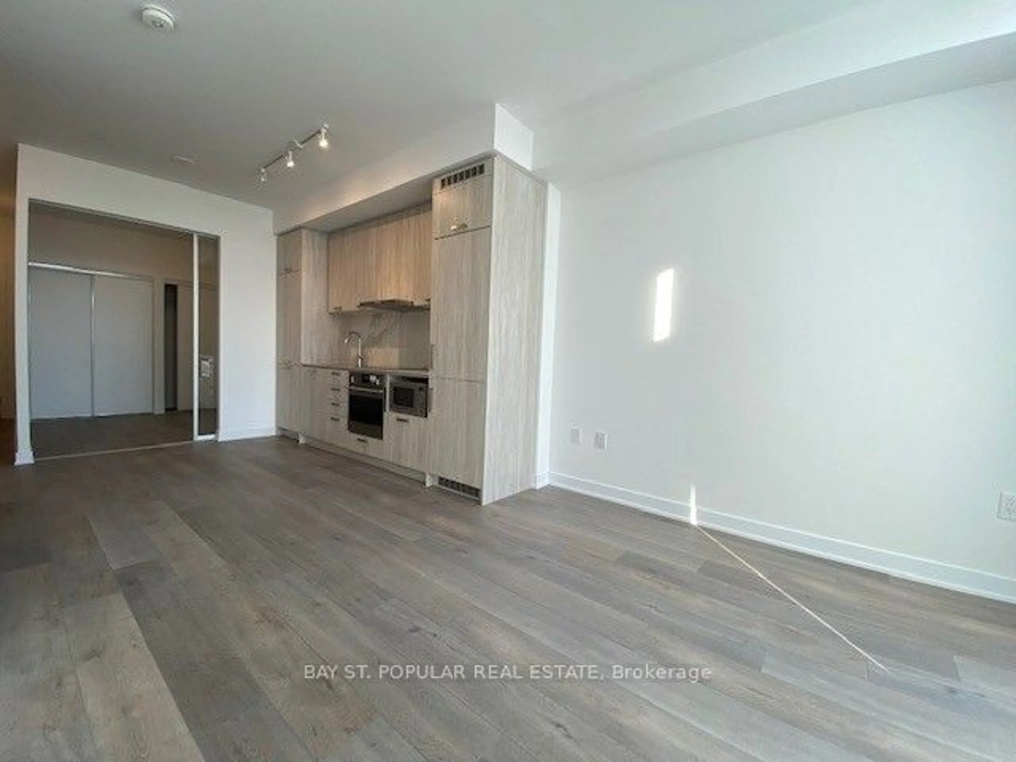 A pic of a room for 10 Honeycrisp Cres #1108, Vaughan Ontario L4K 0M7