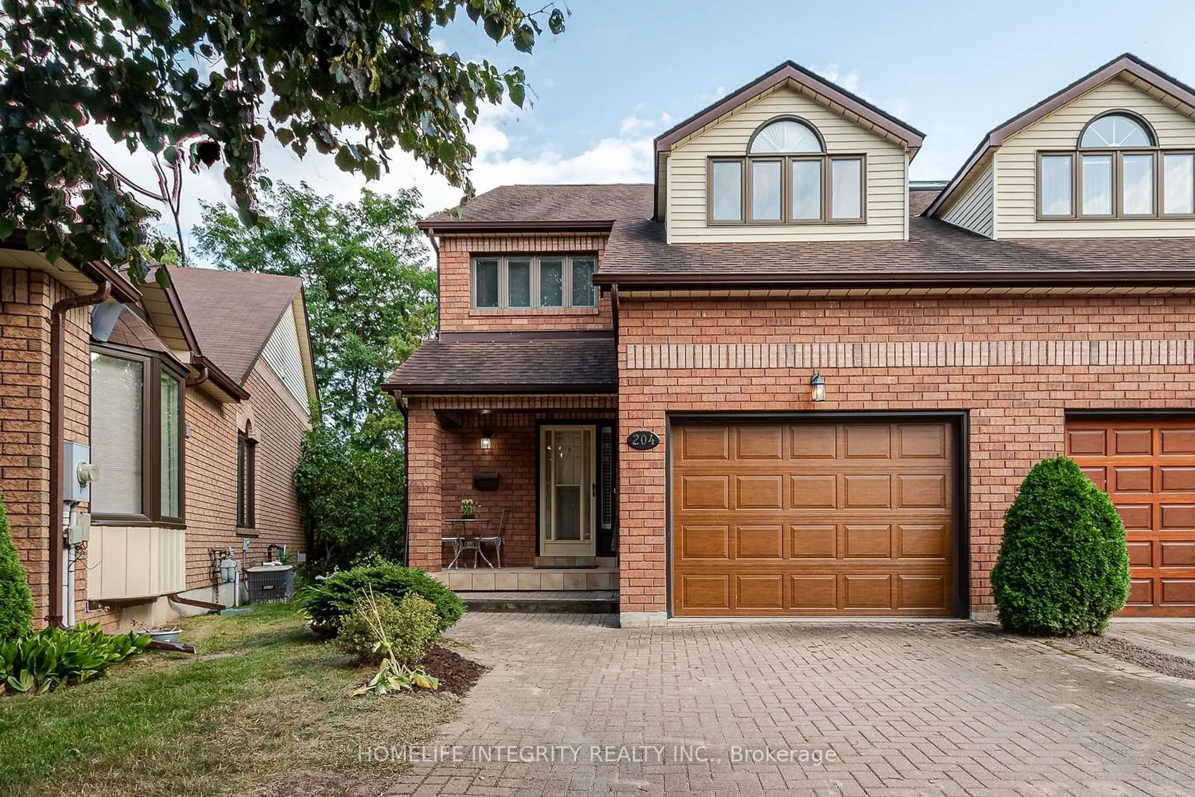 Home with brick exterior material, street for 204 Greenbriar Rd, New Tecumseth Ontario L9R 1Y1