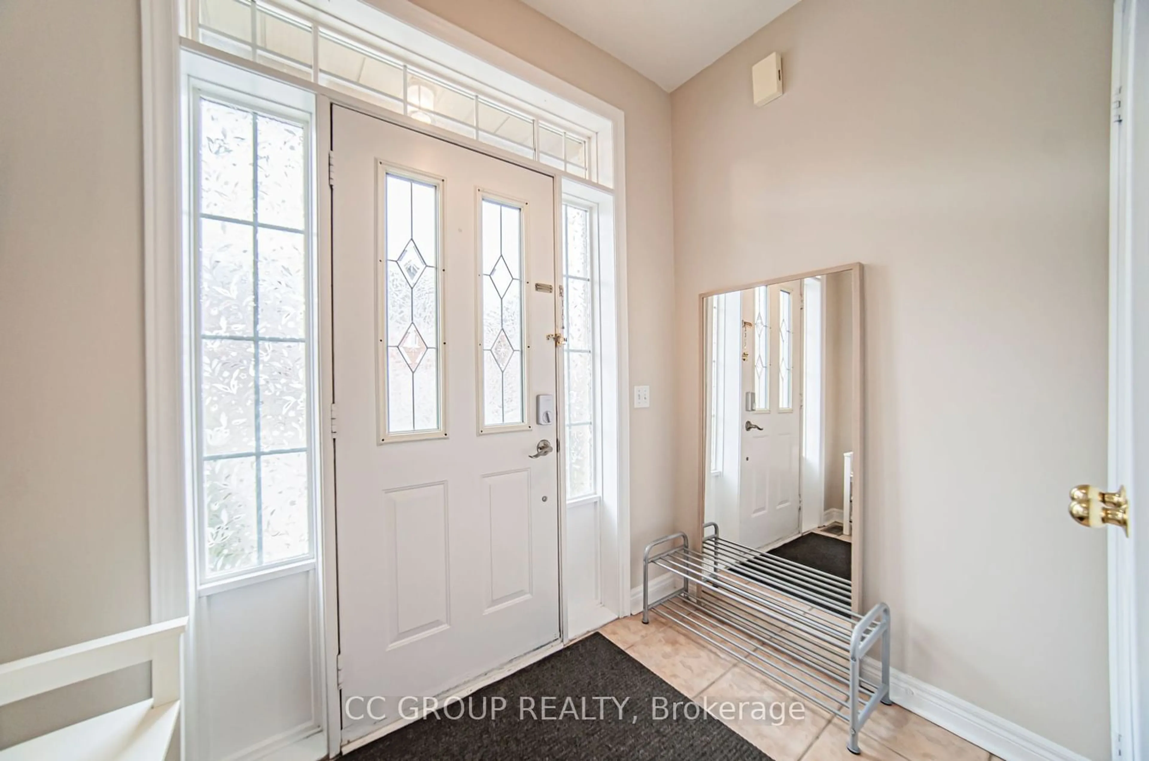 Indoor entryway for 40 Port Rush Tr, Markham Ontario L6C 1Z3