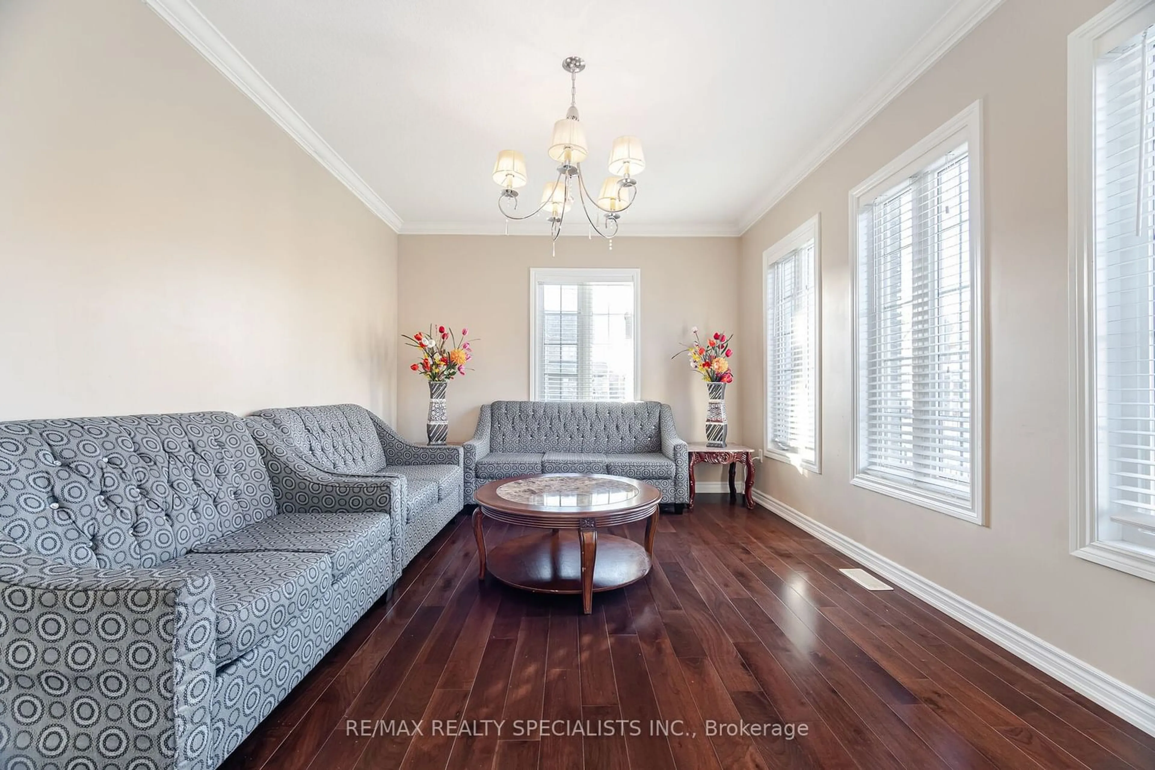 Living room with furniture, unknown for 201 Eight Ave, New Tecumseth Ontario L6R 1Z6