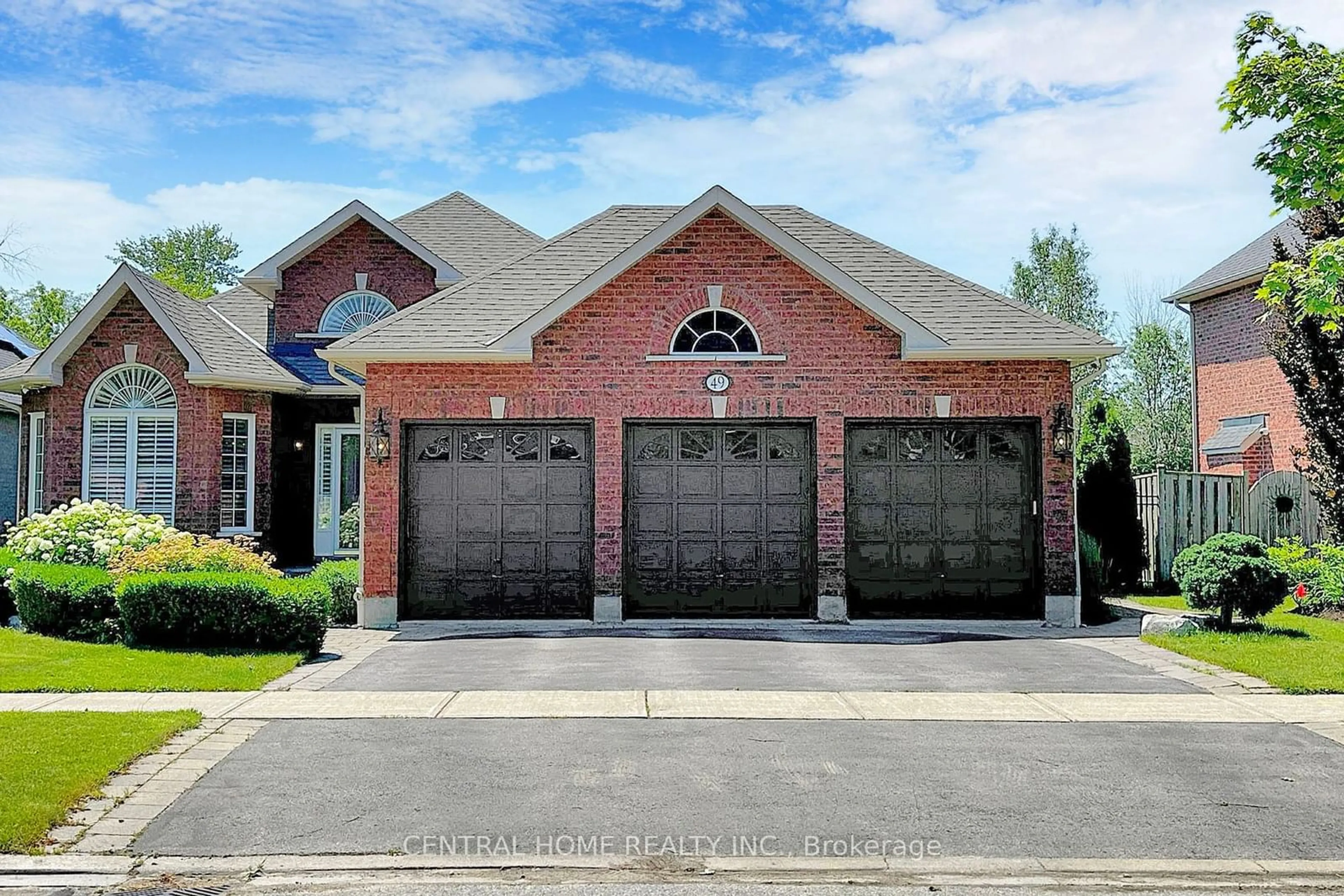 Home with brick exterior material, street for 49 Ferncroft Dr, Georgina Ontario L4P 4B8