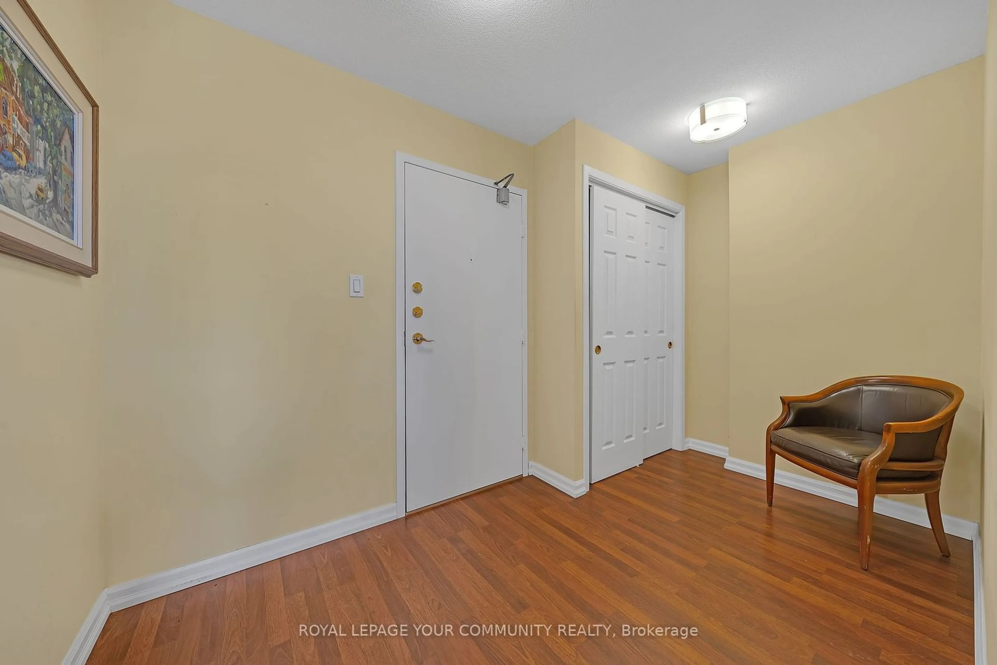 Indoor entryway for 70 Baif Blvd #813, Richmond Hill Ontario L4C 5L1