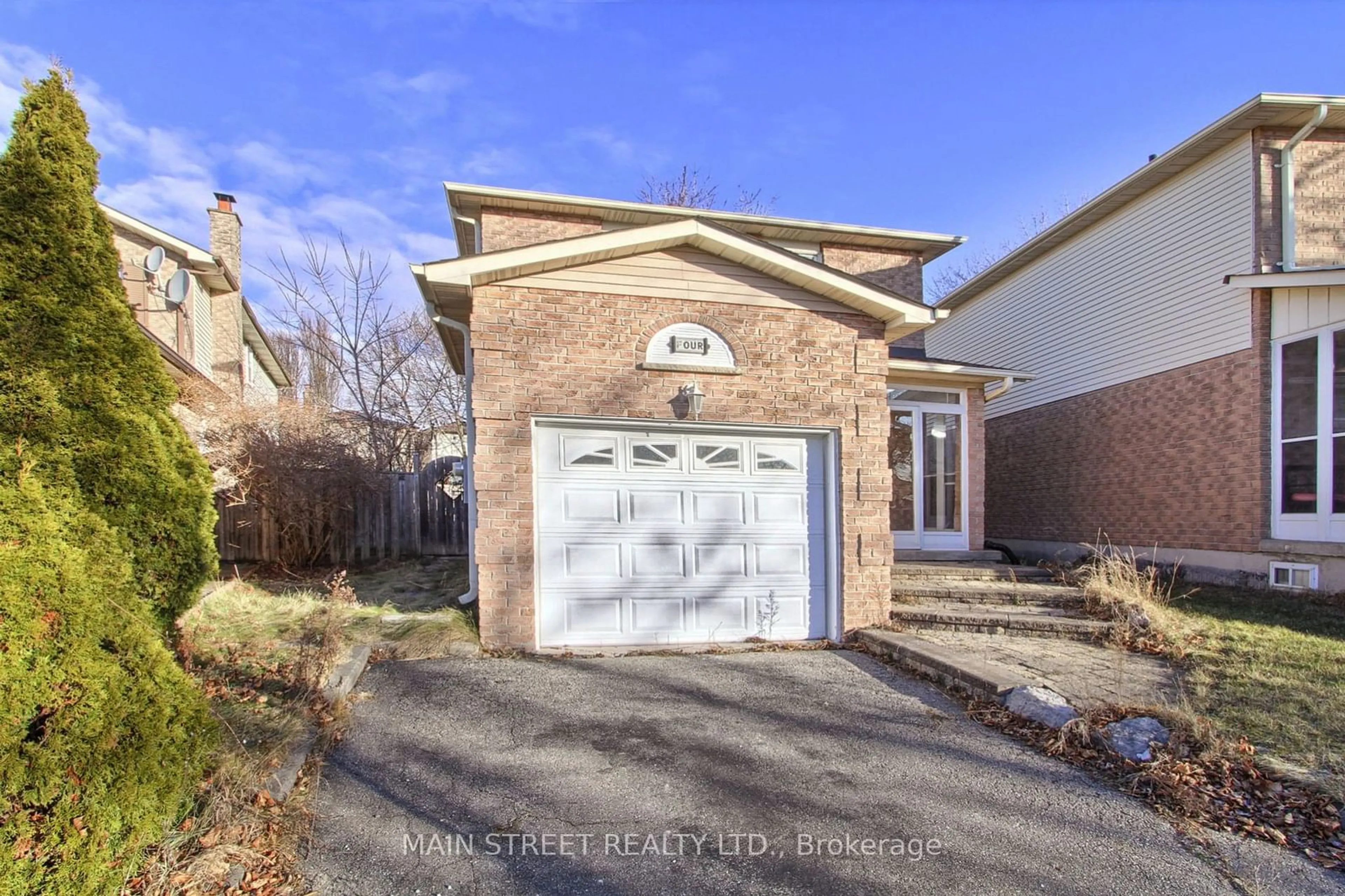 Home with brick exterior material, street for 4 Kilkenny Pl, Richmond Hill Ontario L4C 5S2