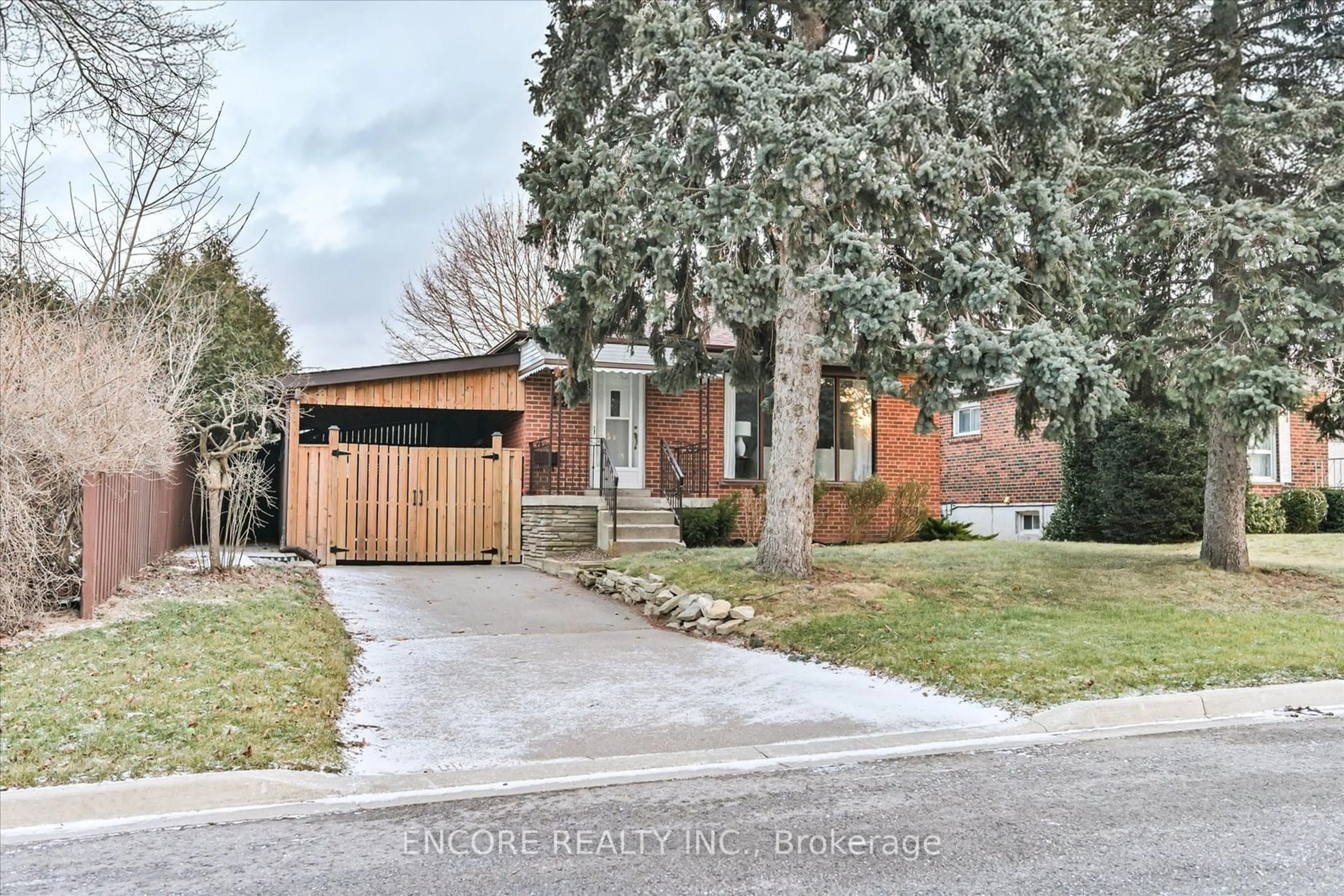 Home with brick exterior material, street for 125 Talmage Ave, Richmond Hill Ontario L4C 3J9