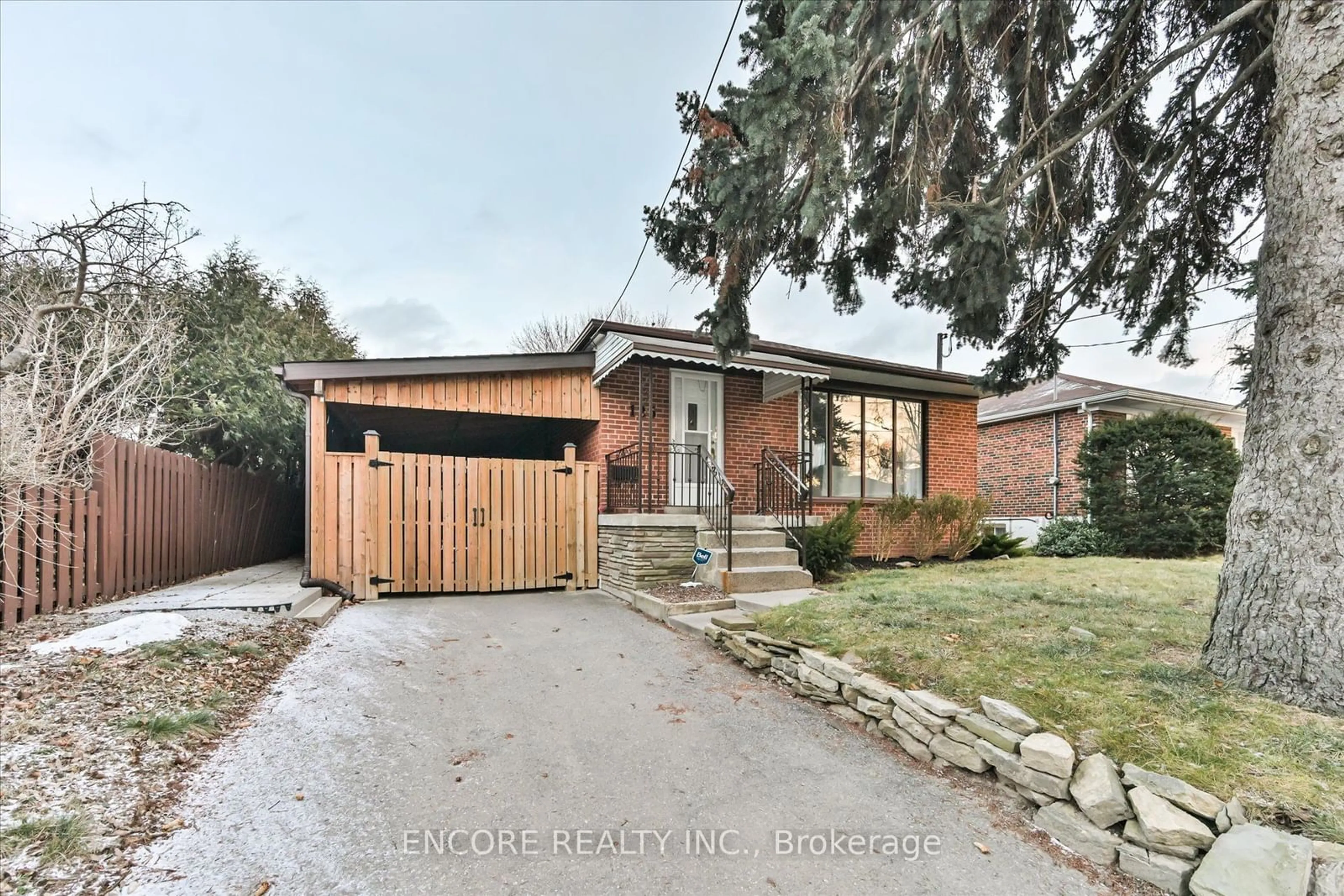 Home with brick exterior material, street for 125 Talmage Ave, Richmond Hill Ontario L4C 3J9