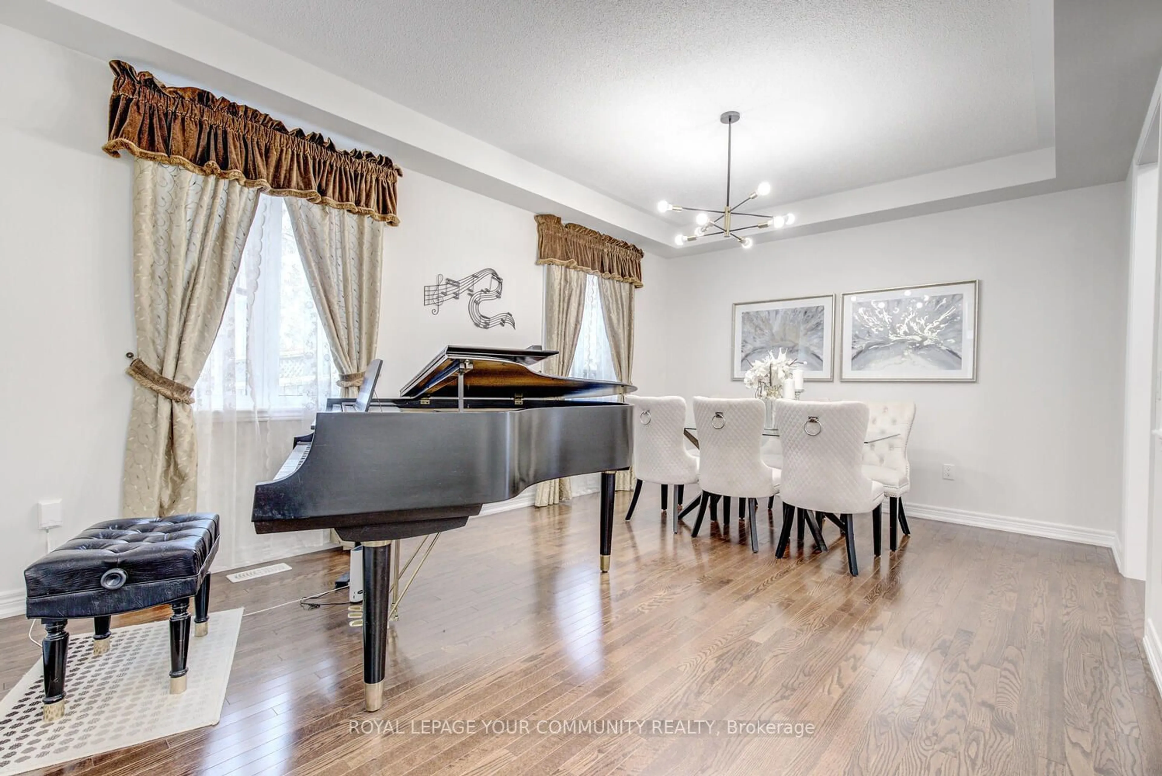 Dining room, wood/laminate floor for 62 Edison Pl, Vaughan Ontario L6A 0N9