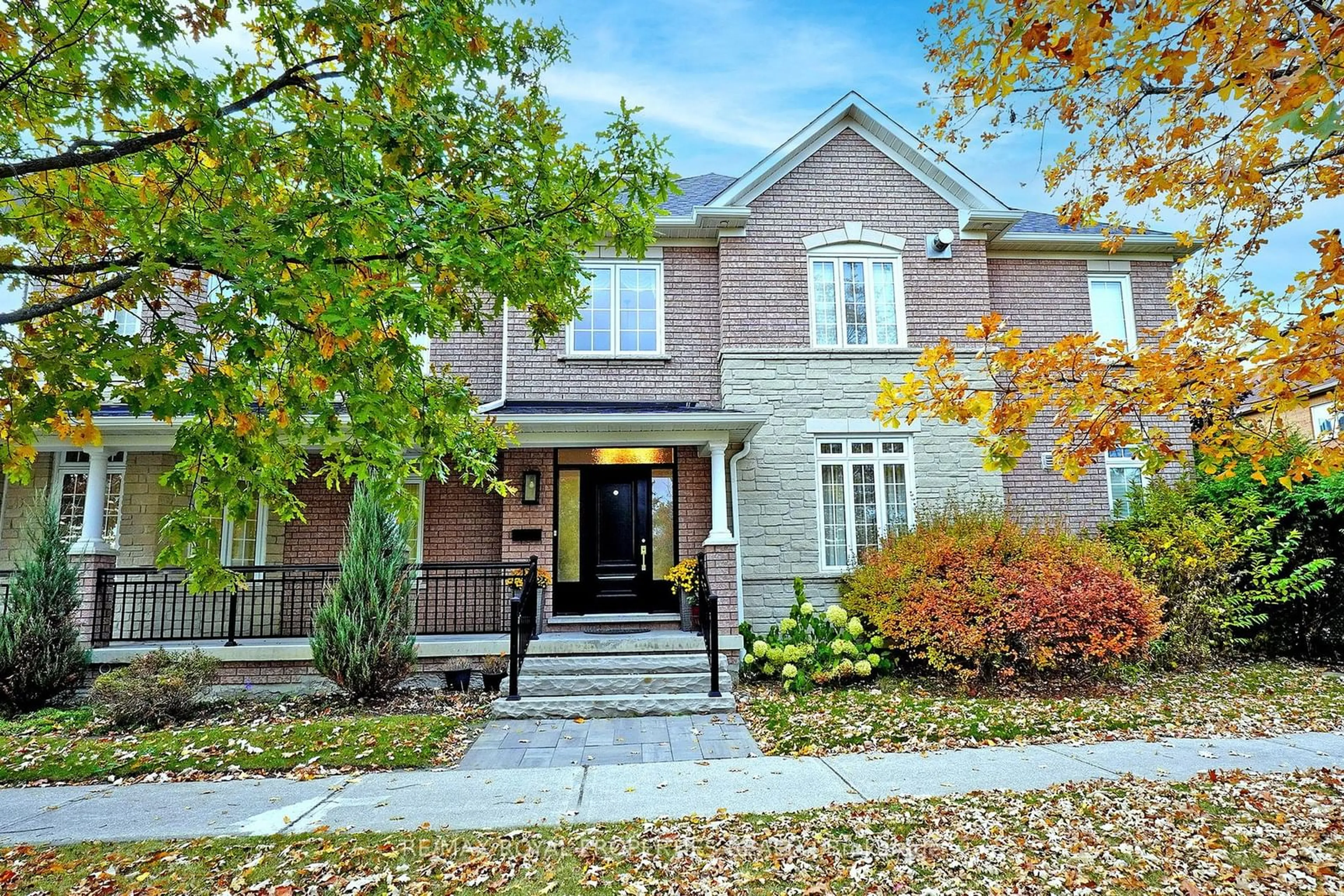 Home with brick exterior material, street for 1 Silverflower Ave, Markham Ontario L3S 4B7