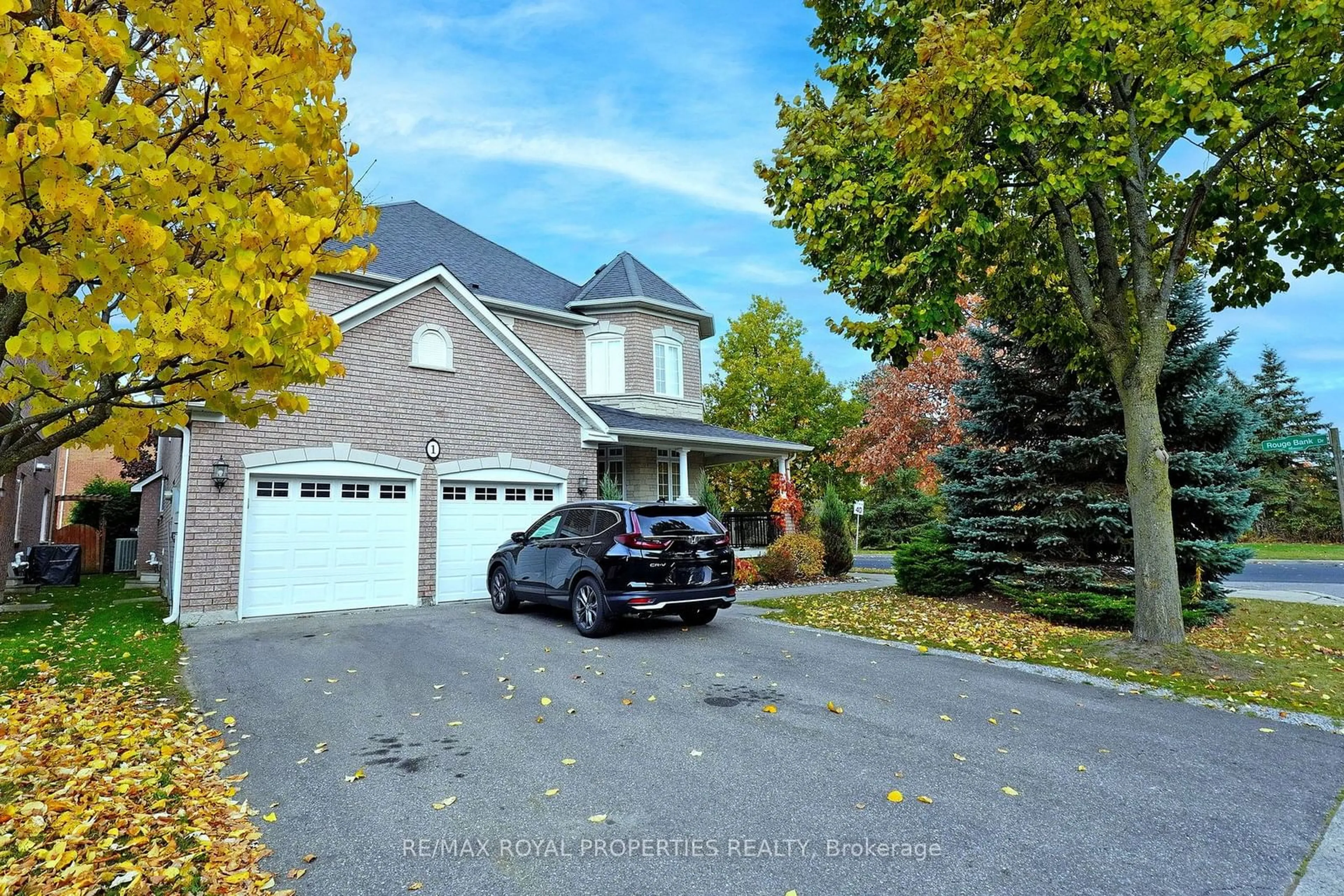 A pic from outside/outdoor area/front of a property/back of a property/a pic from drone, street for 1 Silverflower Ave, Markham Ontario L3S 4B7