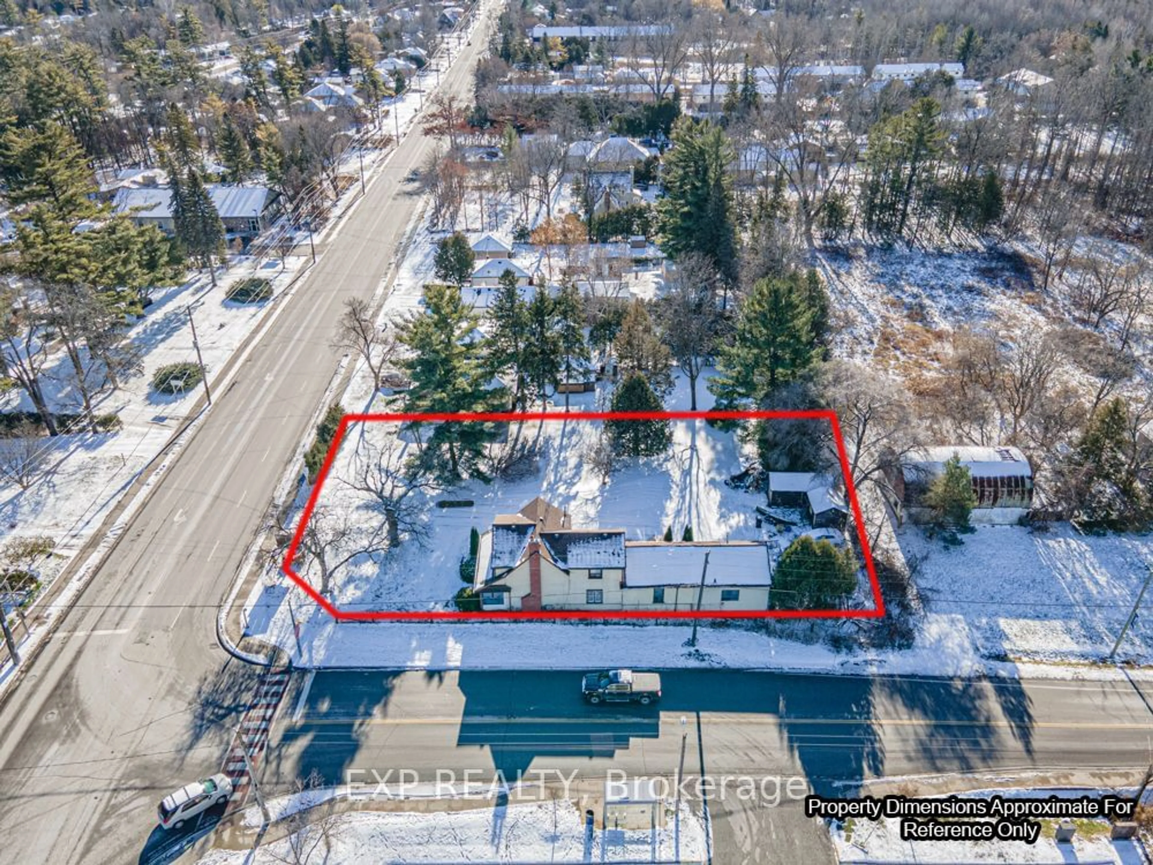 A pic from outside/outdoor area/front of a property/back of a property/a pic from drone, street for 21082 Dalton Rd, Georgina Ontario L0E 1L0