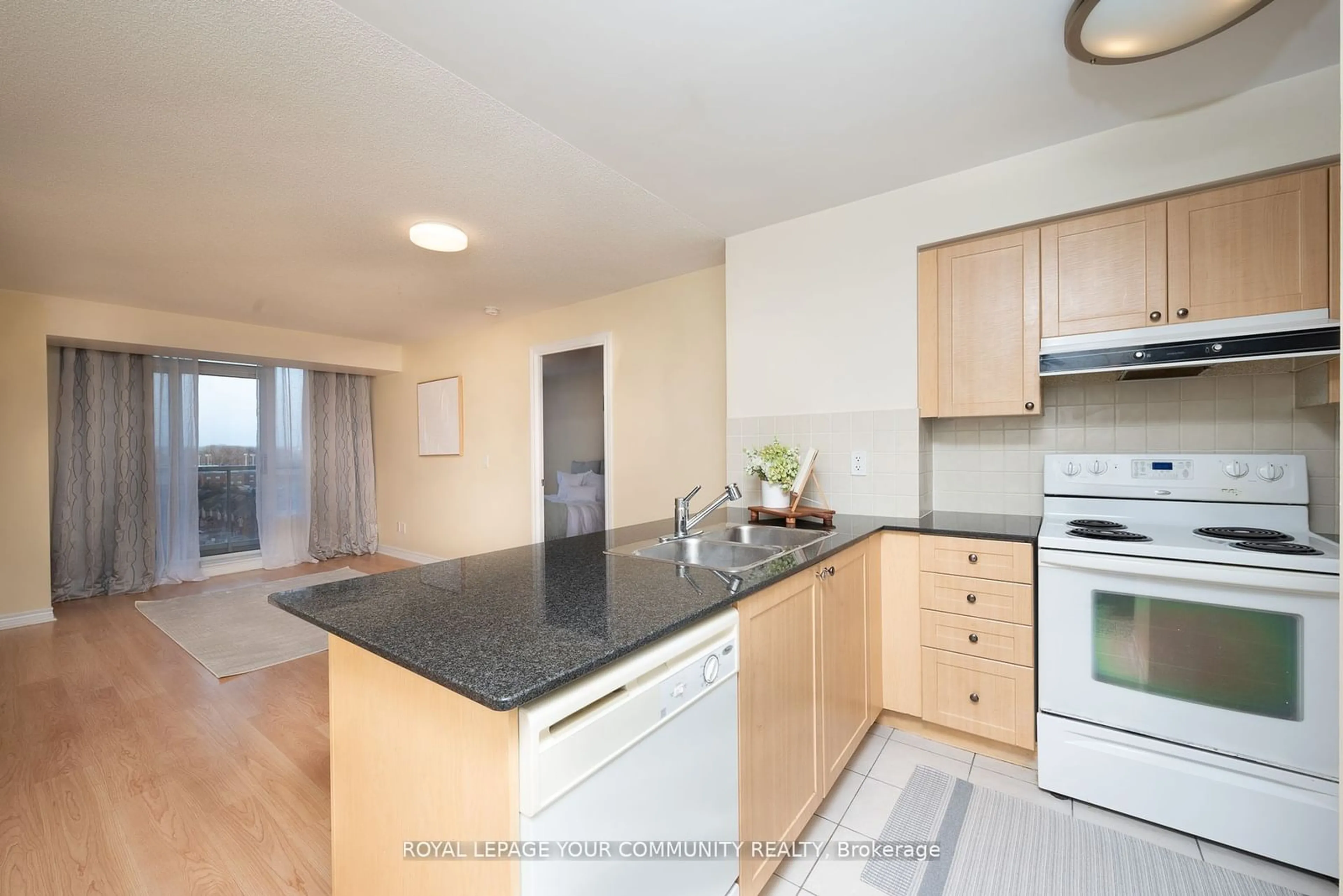 Standard kitchen, wood/laminate floor for 15 North Park Rd #906, Vaughan Ontario L4J 0A1