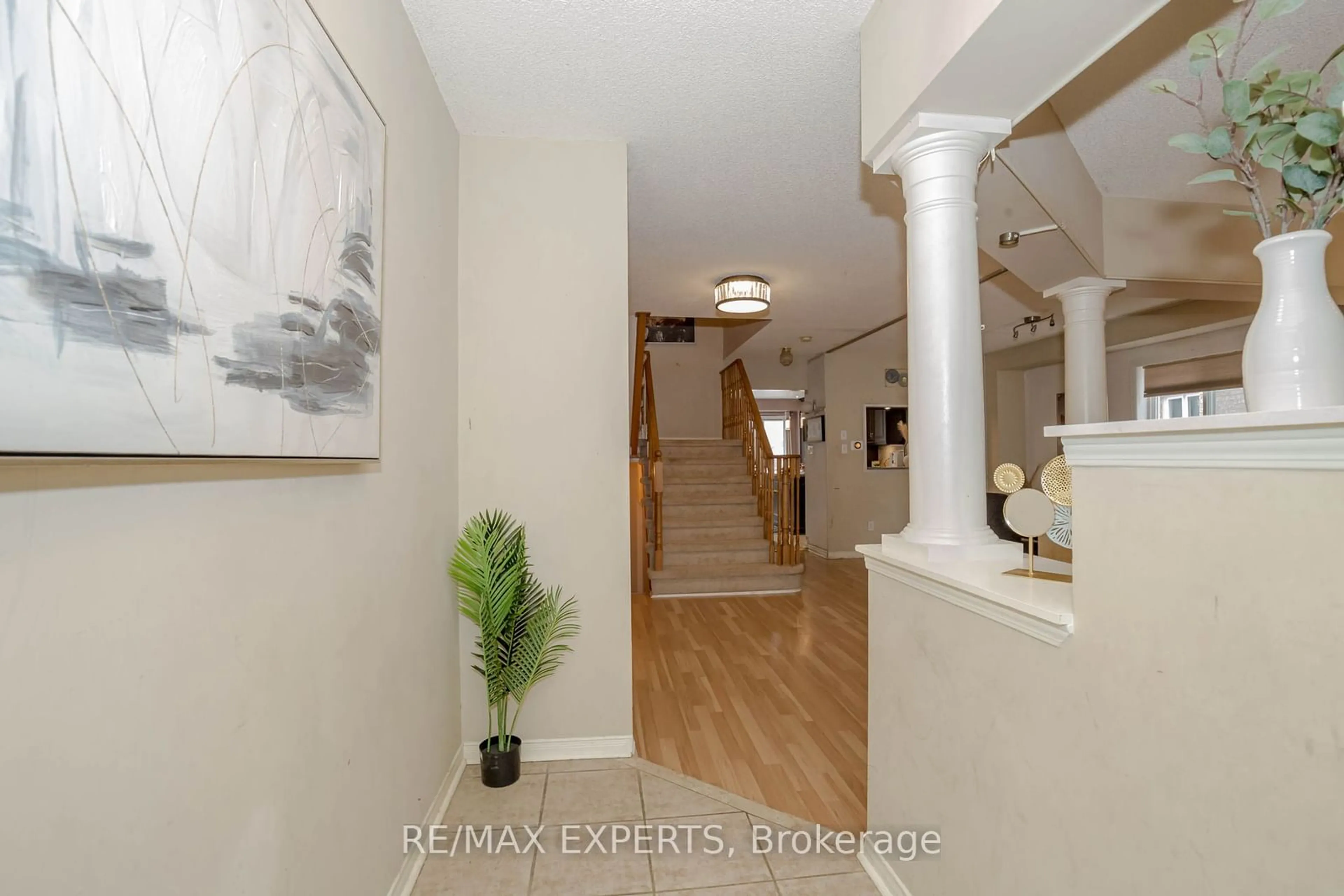 Indoor entryway for 213 Equator Cres, Vaughan Ontario L6A 2Y2