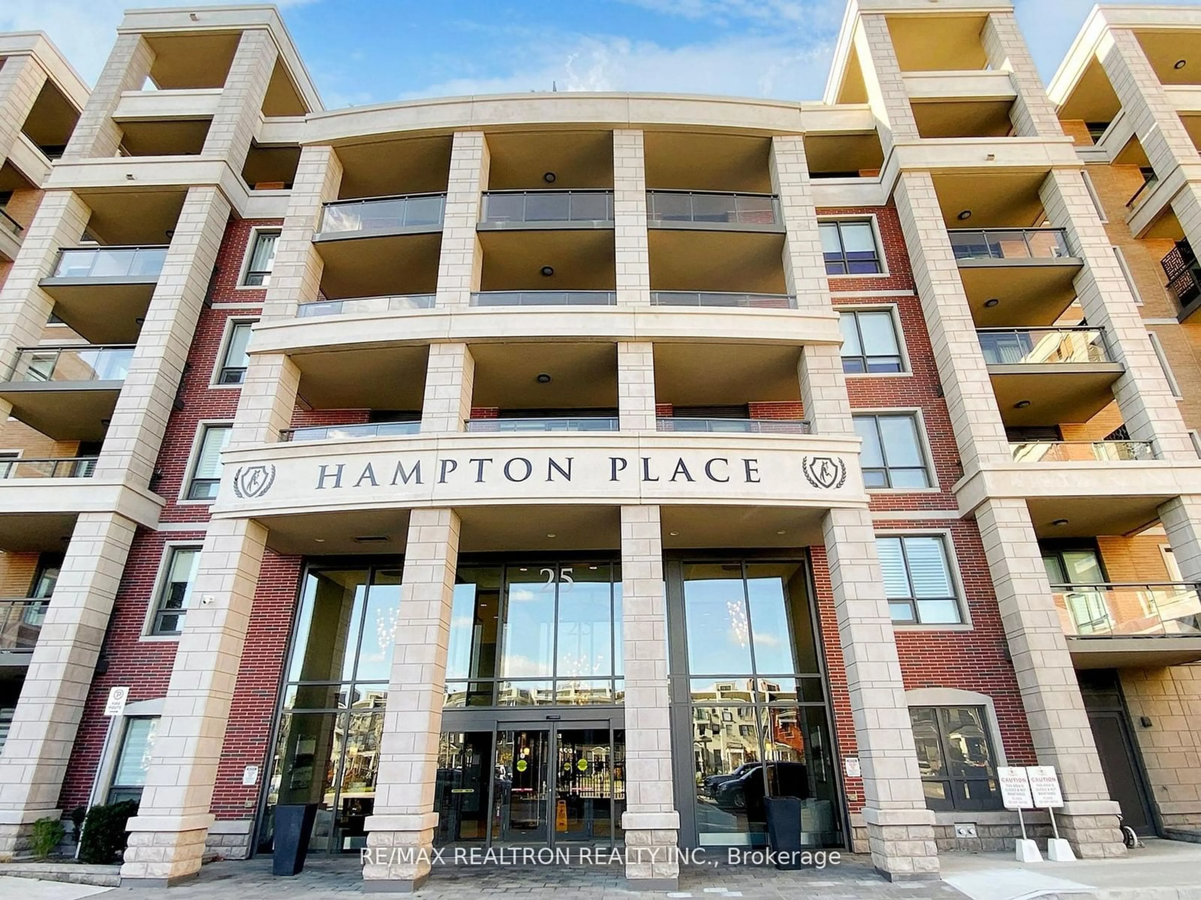 Indoor foyer for 25 Baker Hill Blvd #112, Whitchurch-Stouffville Ontario L4A 4R5