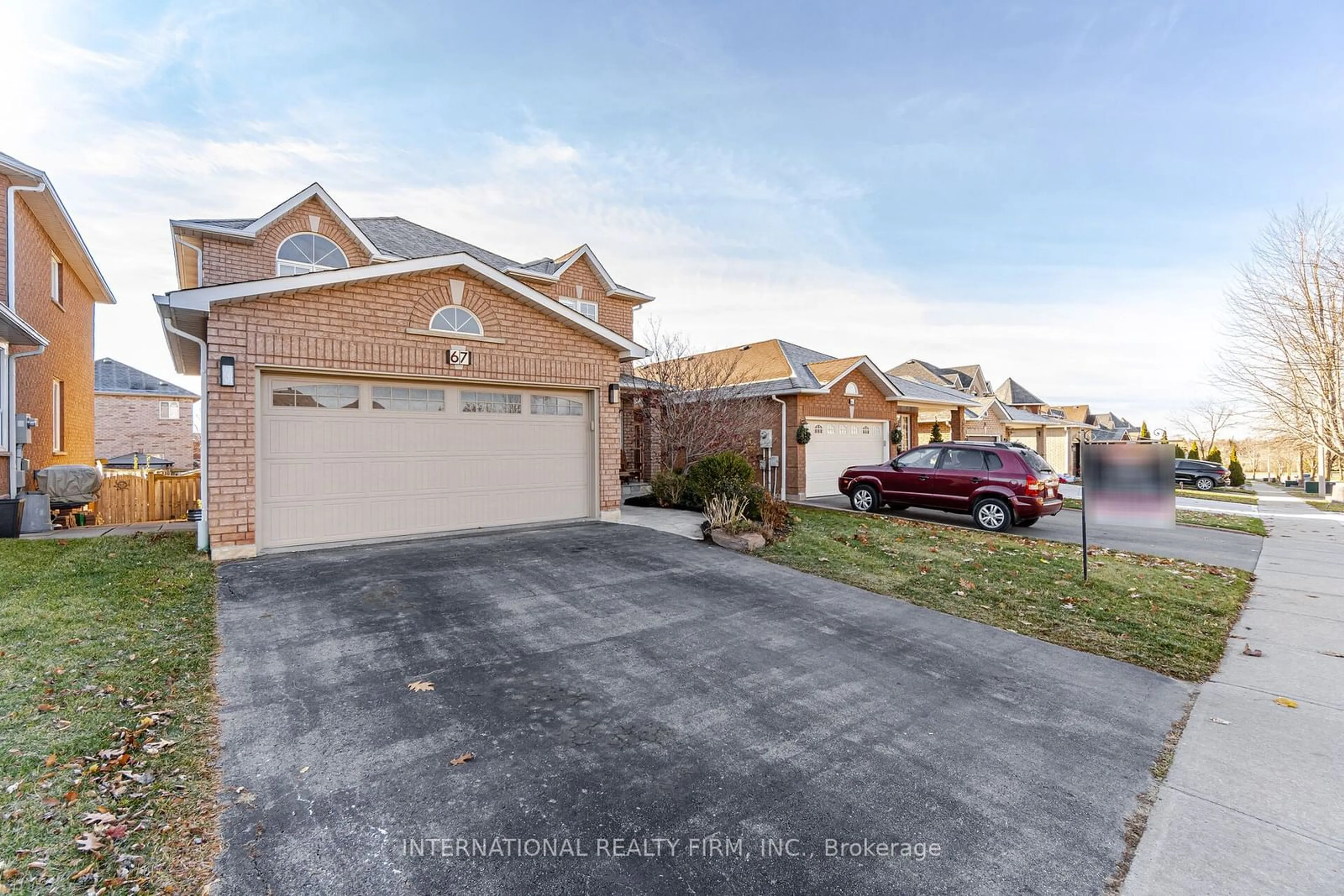 A pic from outside/outdoor area/front of a property/back of a property/a pic from drone, street for 67 Rosanna Cres, Vaughan Ontario L6A 3E3