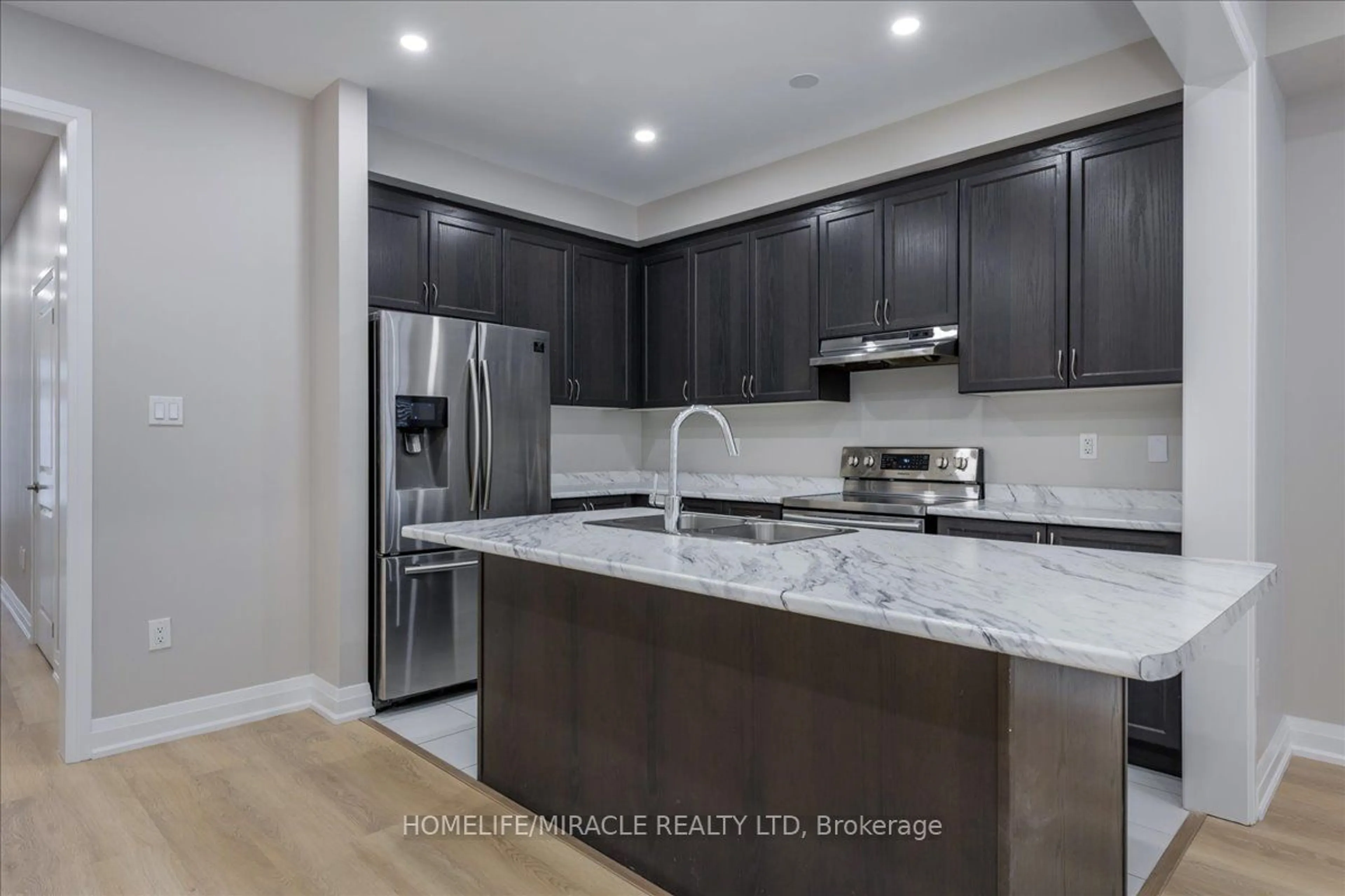 Open concept kitchen, unknown for 51 Casserley Cres, New Tecumseth Ontario L0G 1W0