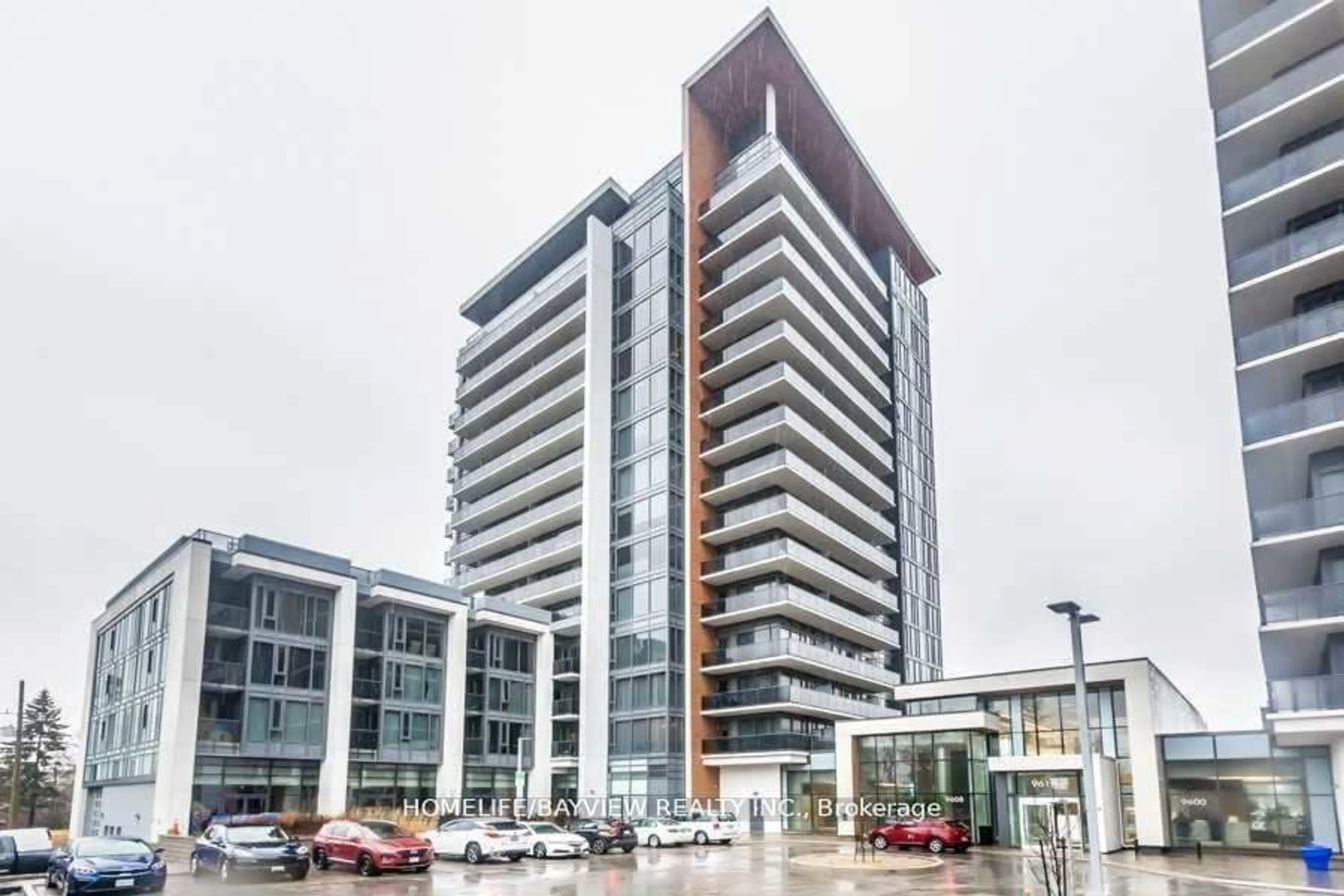 Indoor foyer for 9608 Yonge St #1210A, Richmond Hill Ontario L4C 0X4