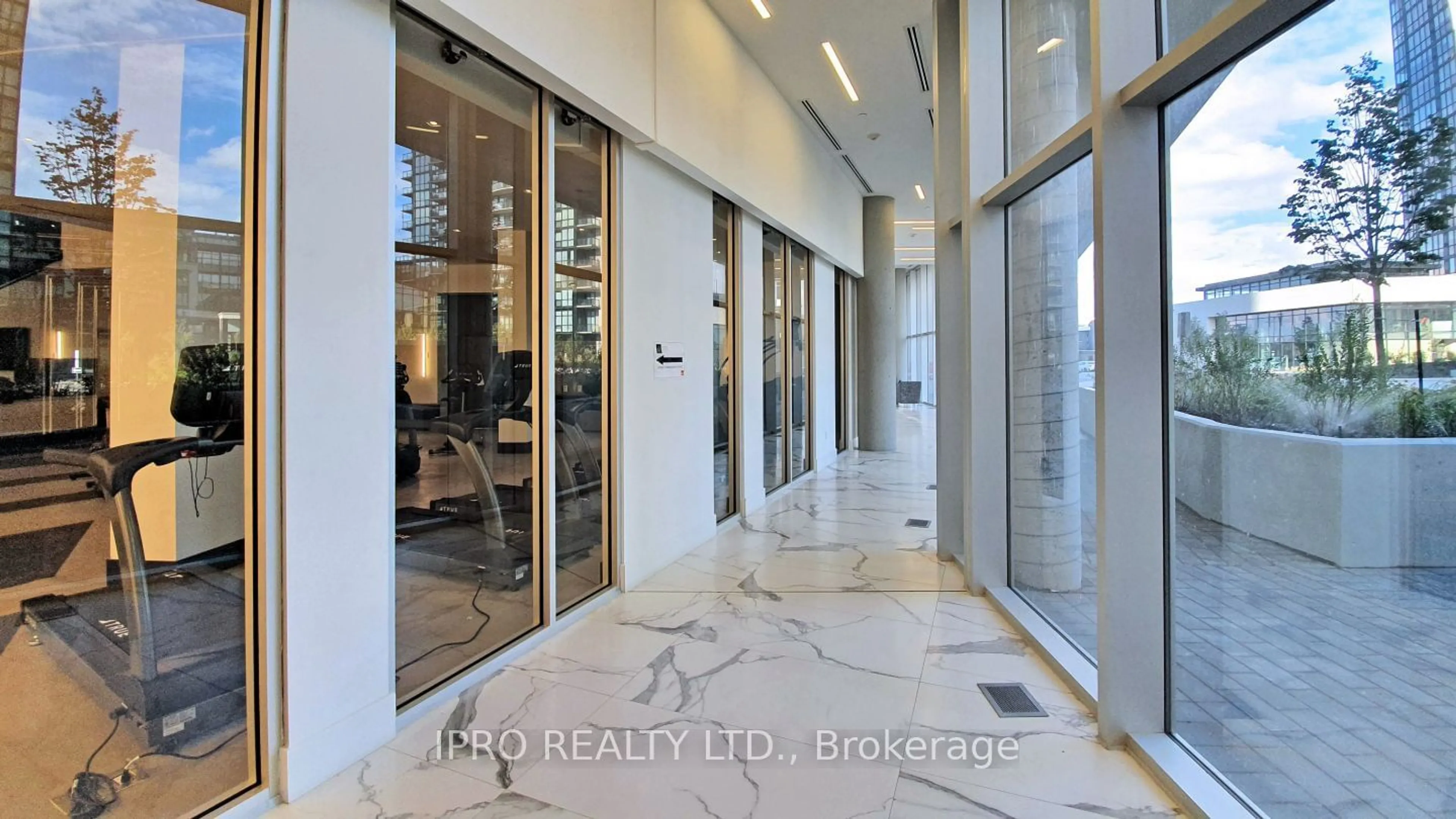 Indoor foyer for 2916 Highway 7 Ave #3308, Vaughan Ontario L4K 0K6