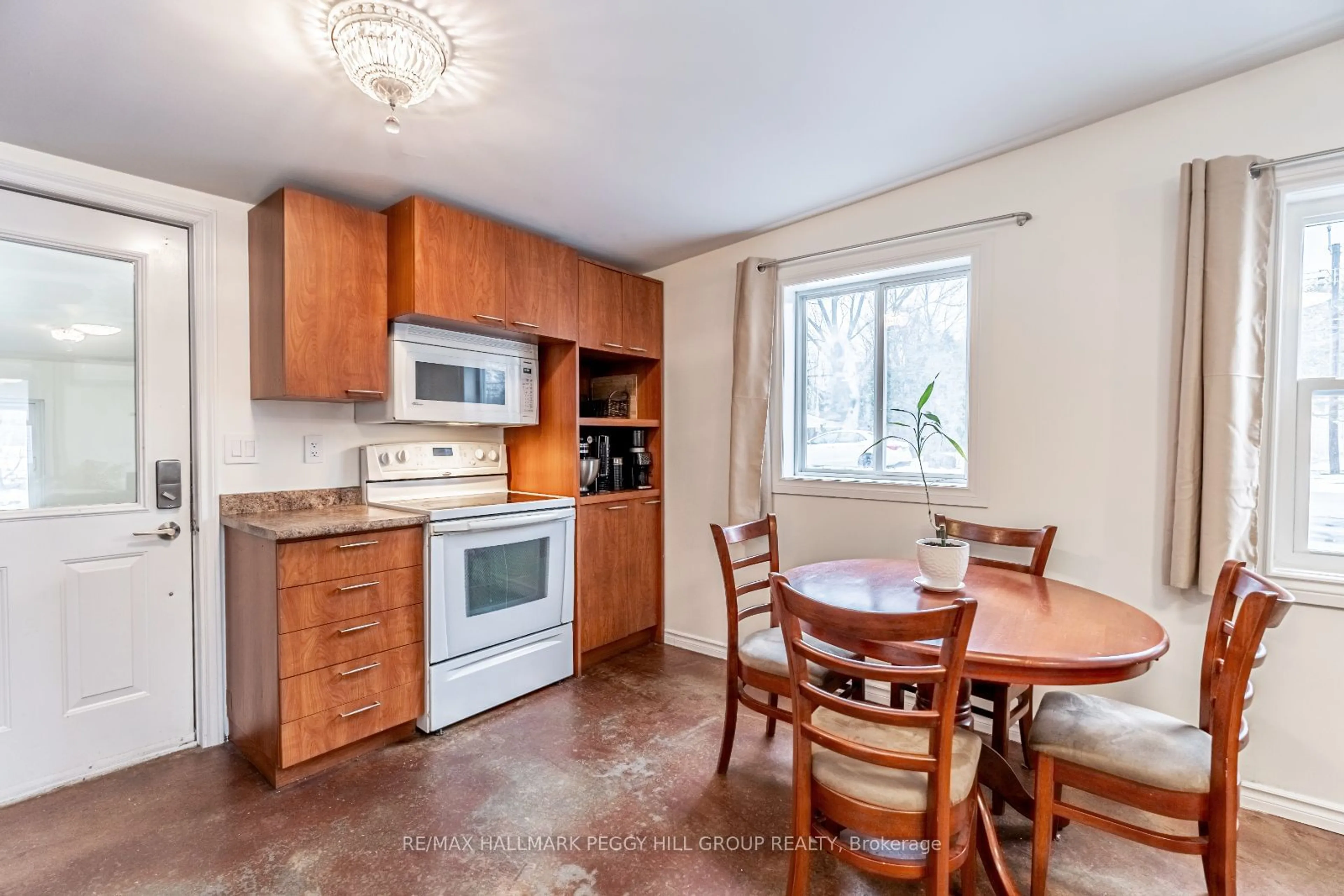 Standard kitchen, unknown for 2073 Kate Ave, Innisfil Ontario L9S 1Y3