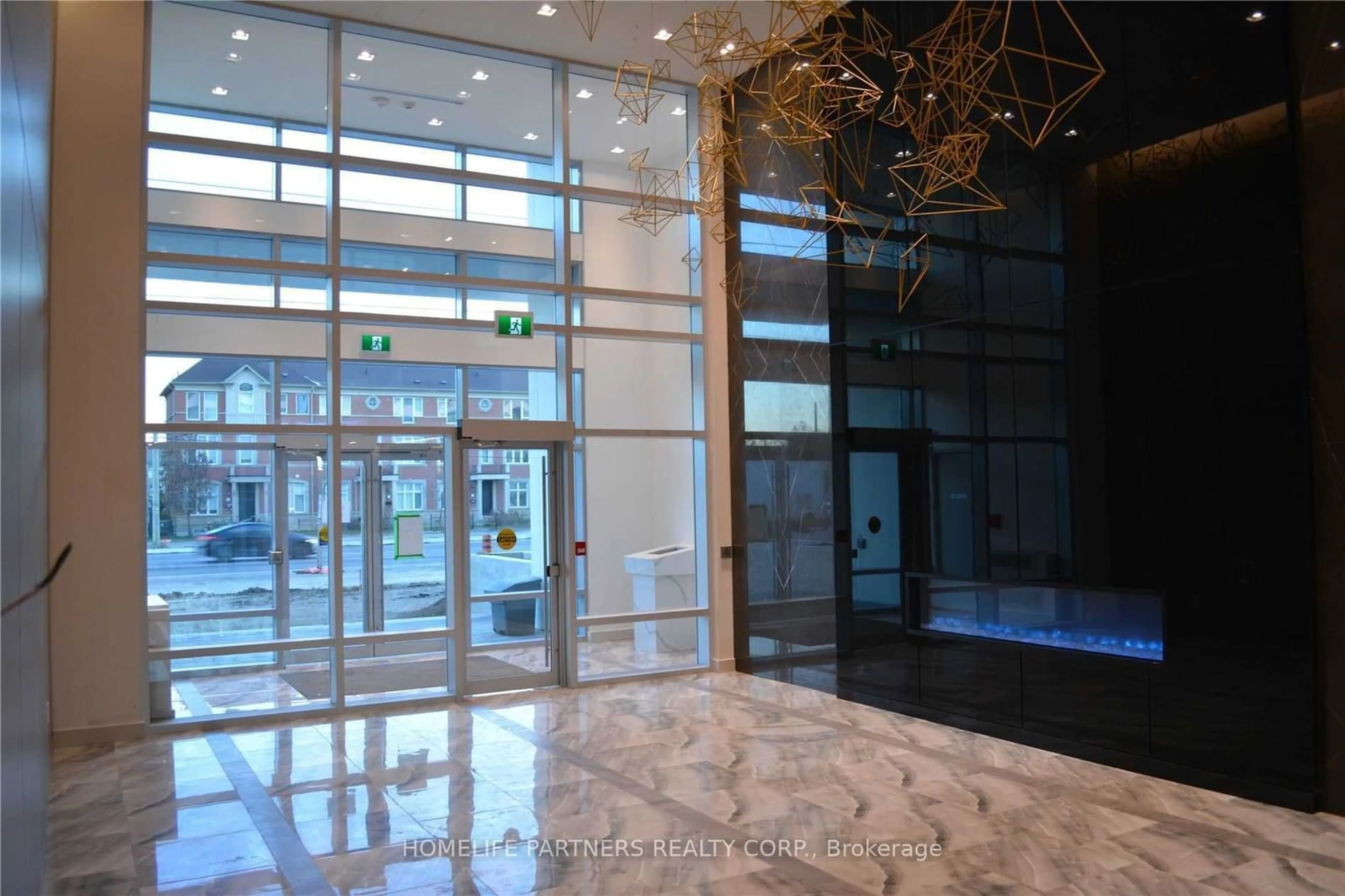 Indoor foyer for 4800 Highway 7 Rd #313, Vaughan Ontario L4L 1H8