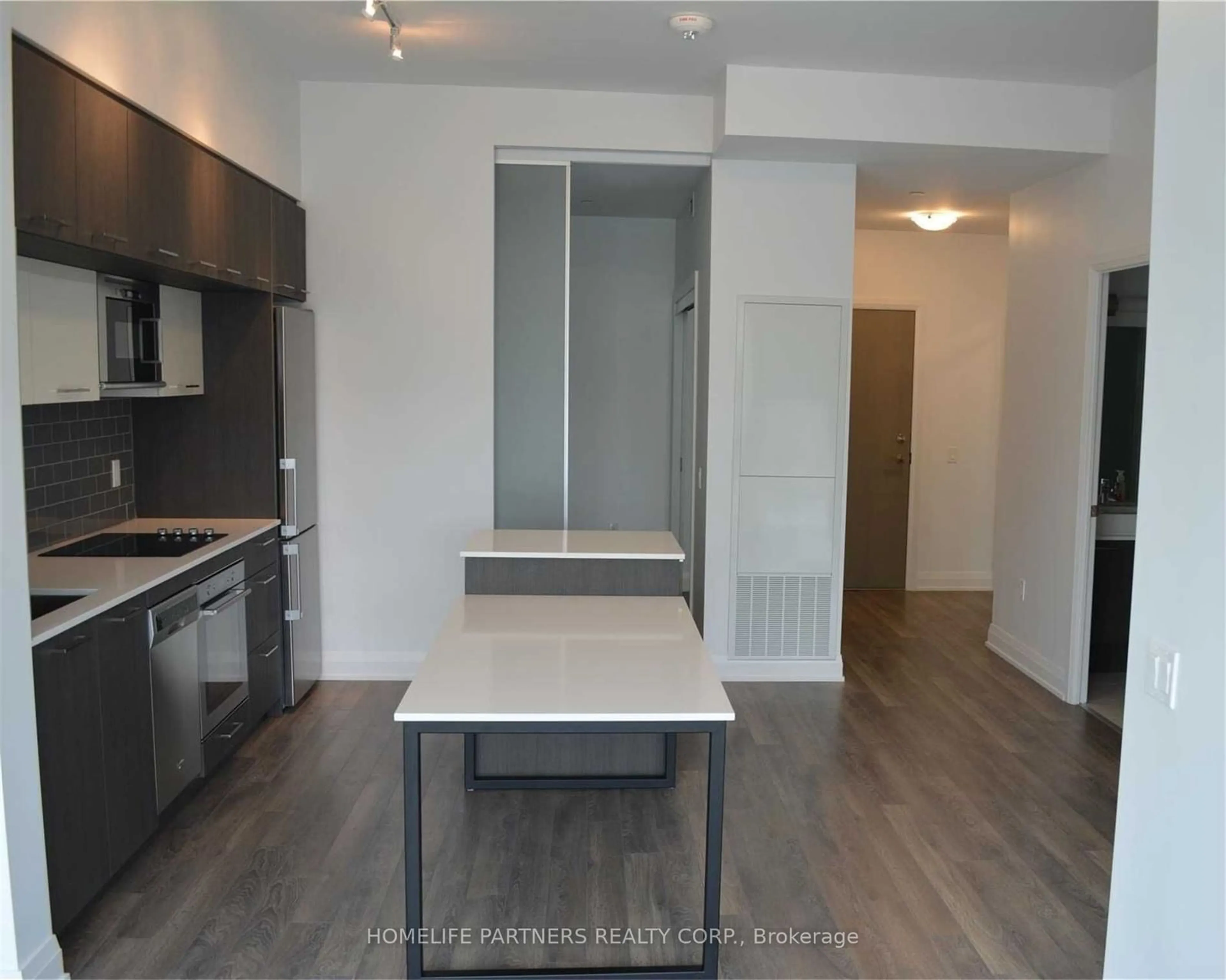 Standard kitchen, wood/laminate floor for 4800 Highway 7 Rd #313, Vaughan Ontario L4L 1H8