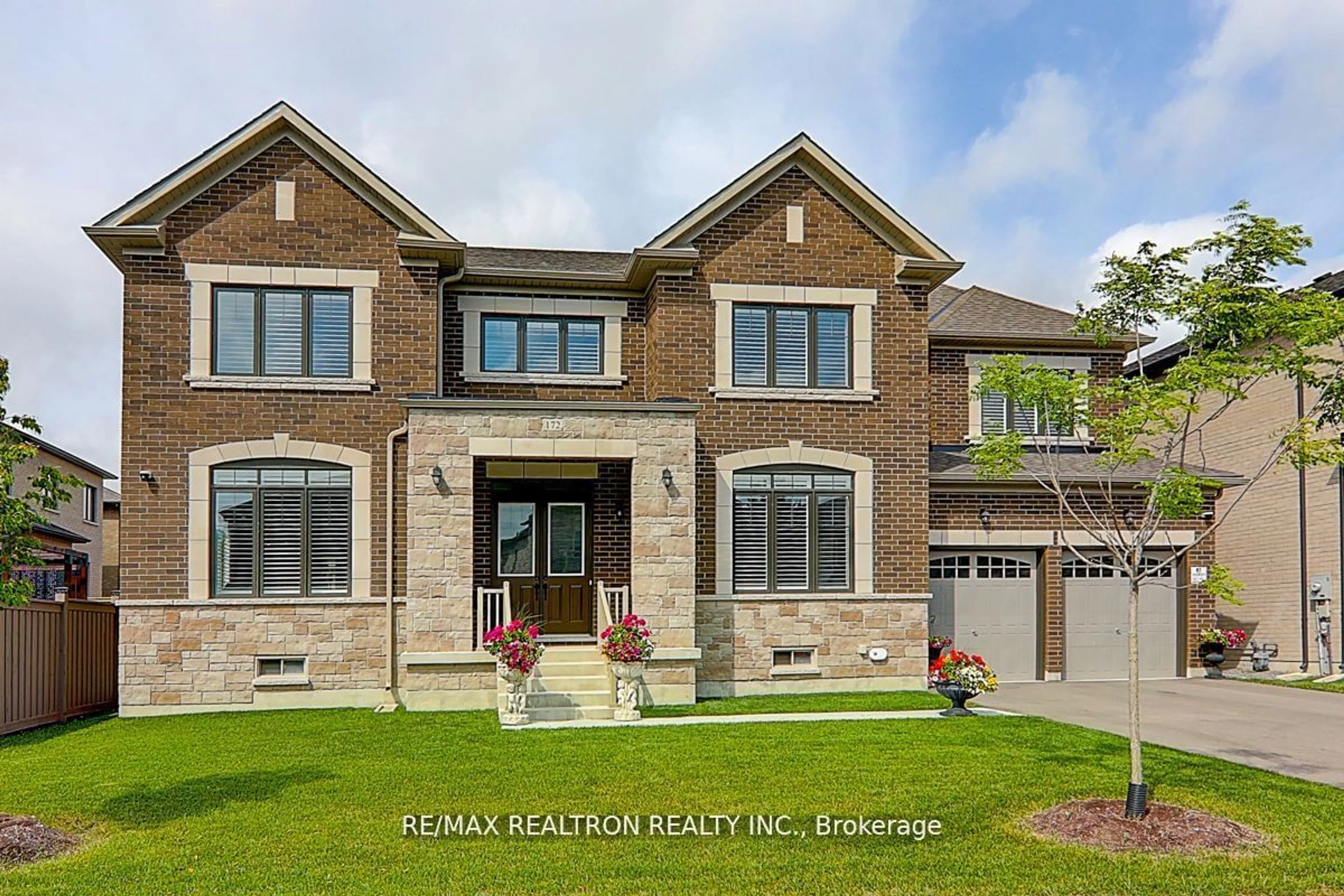 Home with brick exterior material, street for 172 Steam Whistle Dr, Whitchurch-Stouffville Ontario L4A 4X5