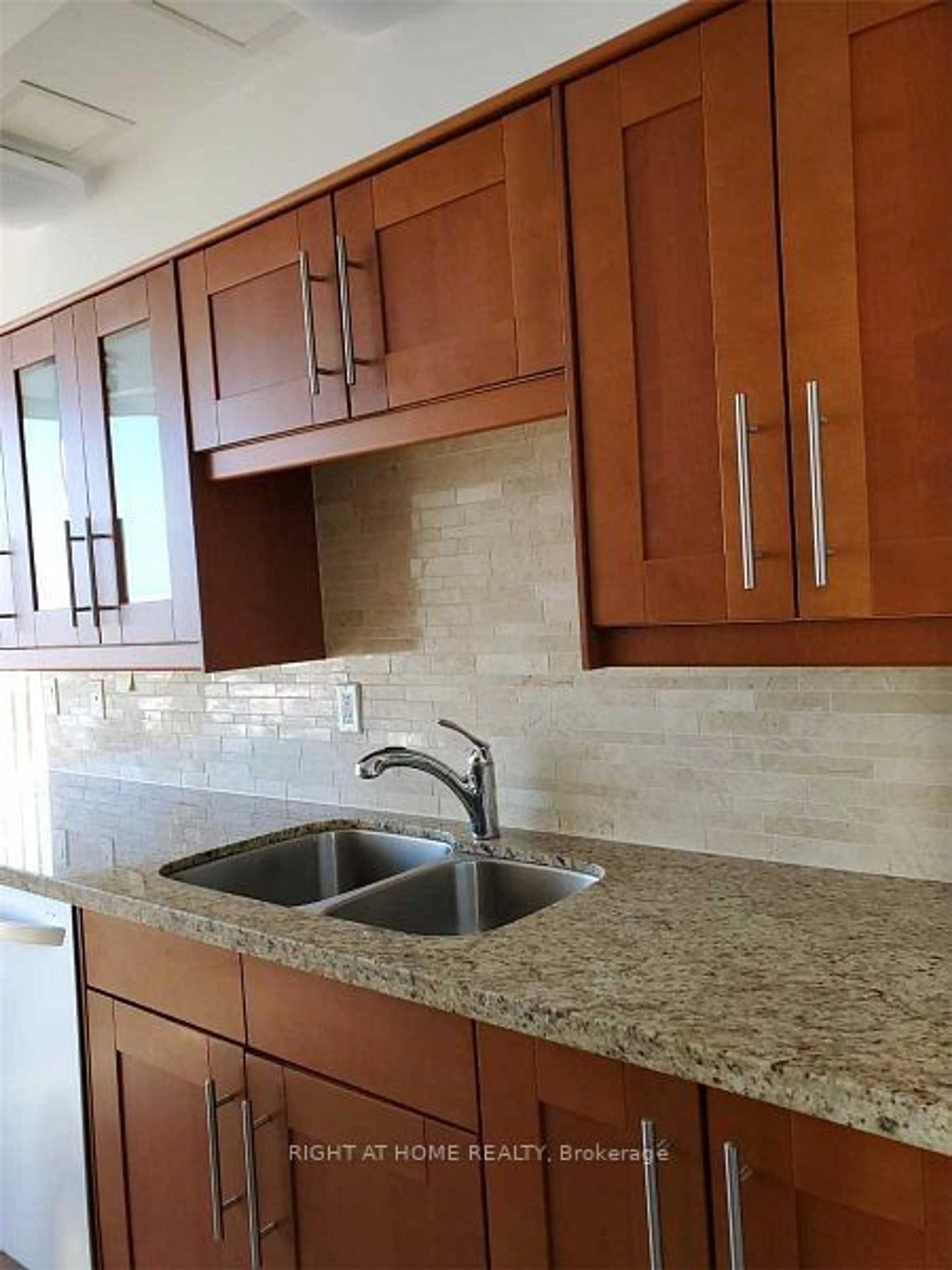 Standard kitchen, ceramic/tile floor for 120 Promenade Circ #1001, Vaughan Ontario L4J 7W9