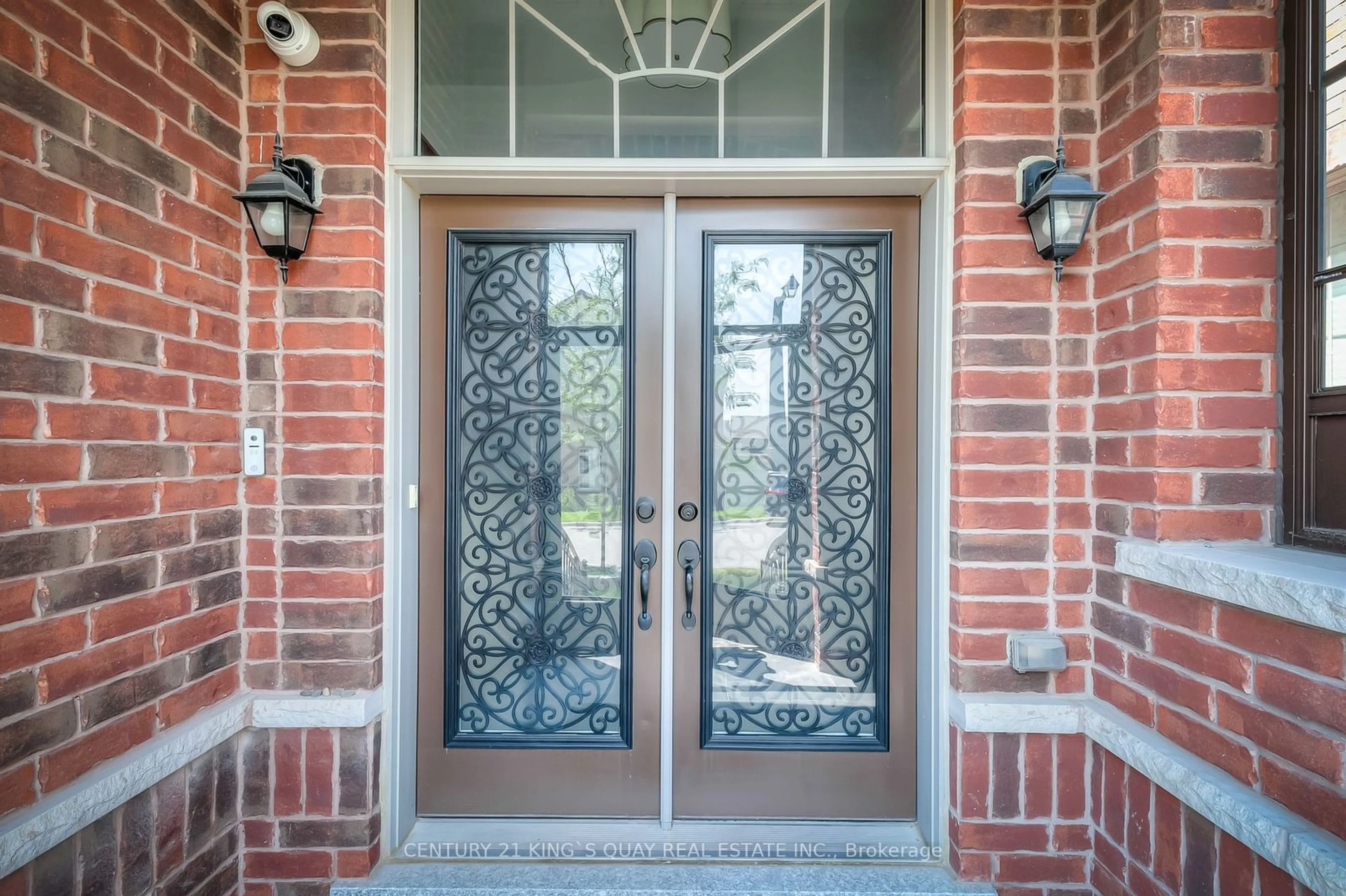 Indoor entryway for 18 Manila Ave, Markham Ontario L6C 0W1