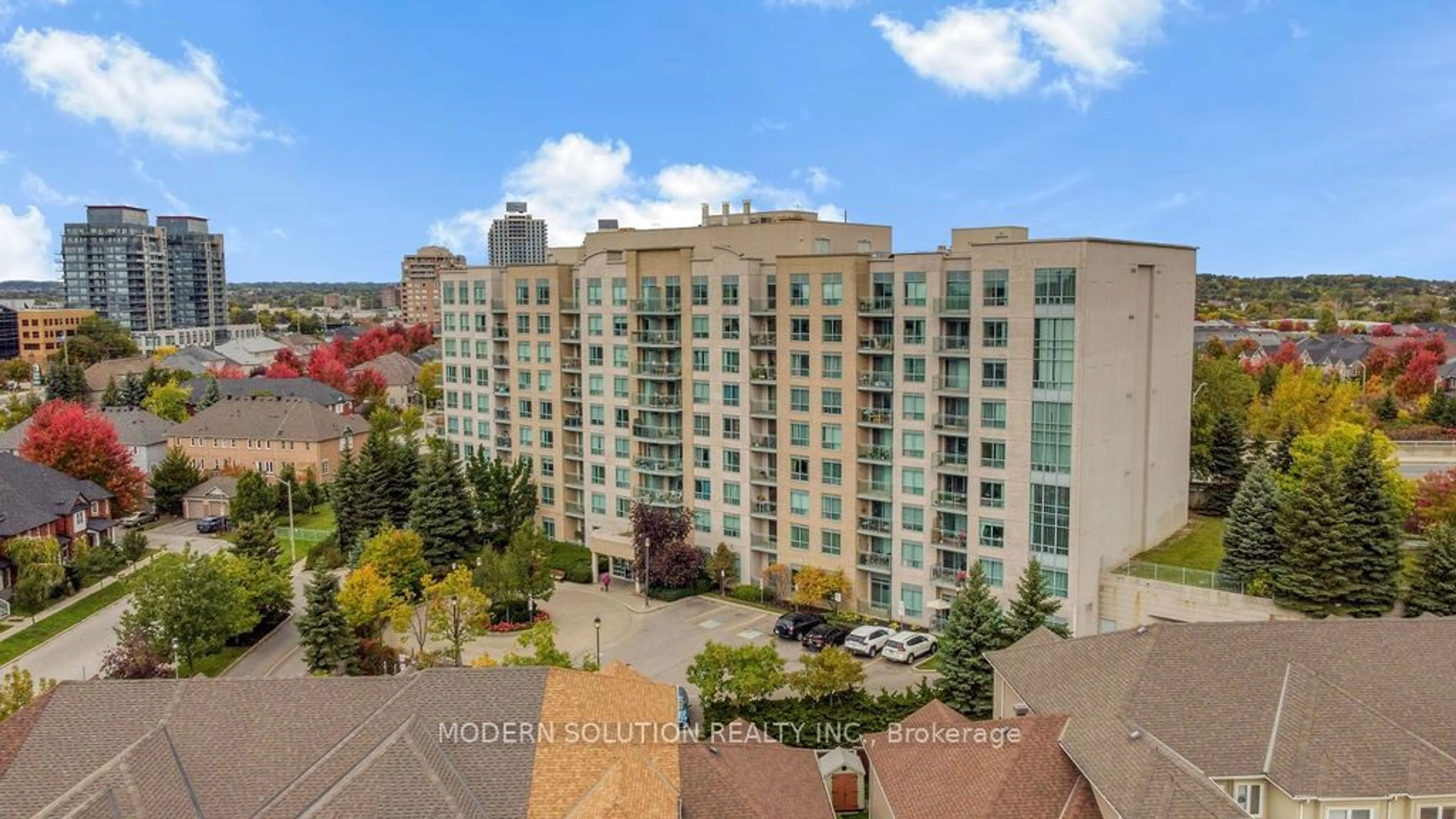 A pic from outside/outdoor area/front of a property/back of a property/a pic from drone, city buildings view from balcony for 51 Baffin Crt #Ph19, Richmond Hill Ontario L4B 4P6