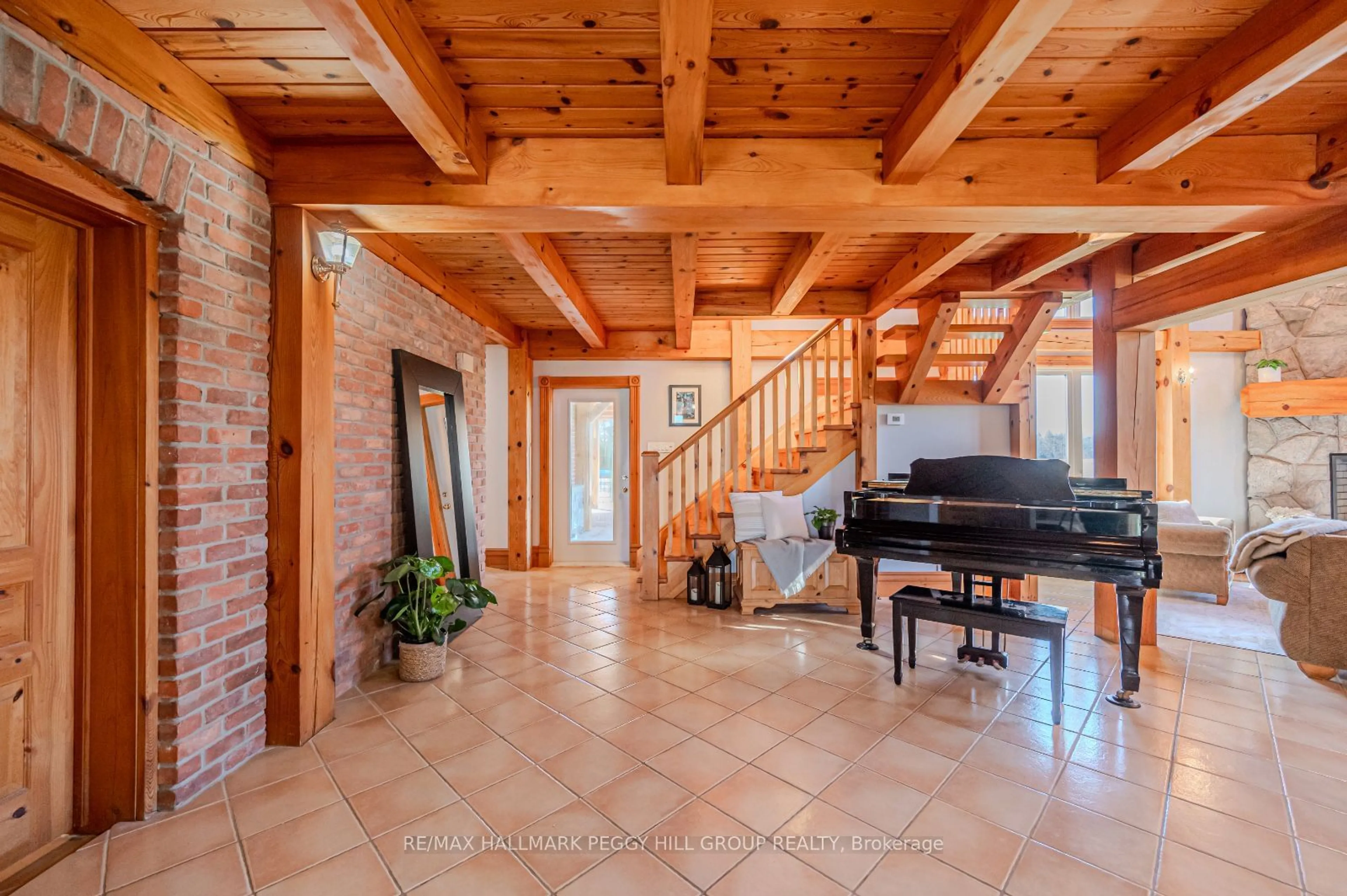 Indoor foyer for 8464 6th Line, Essa Ontario L0M 1T0