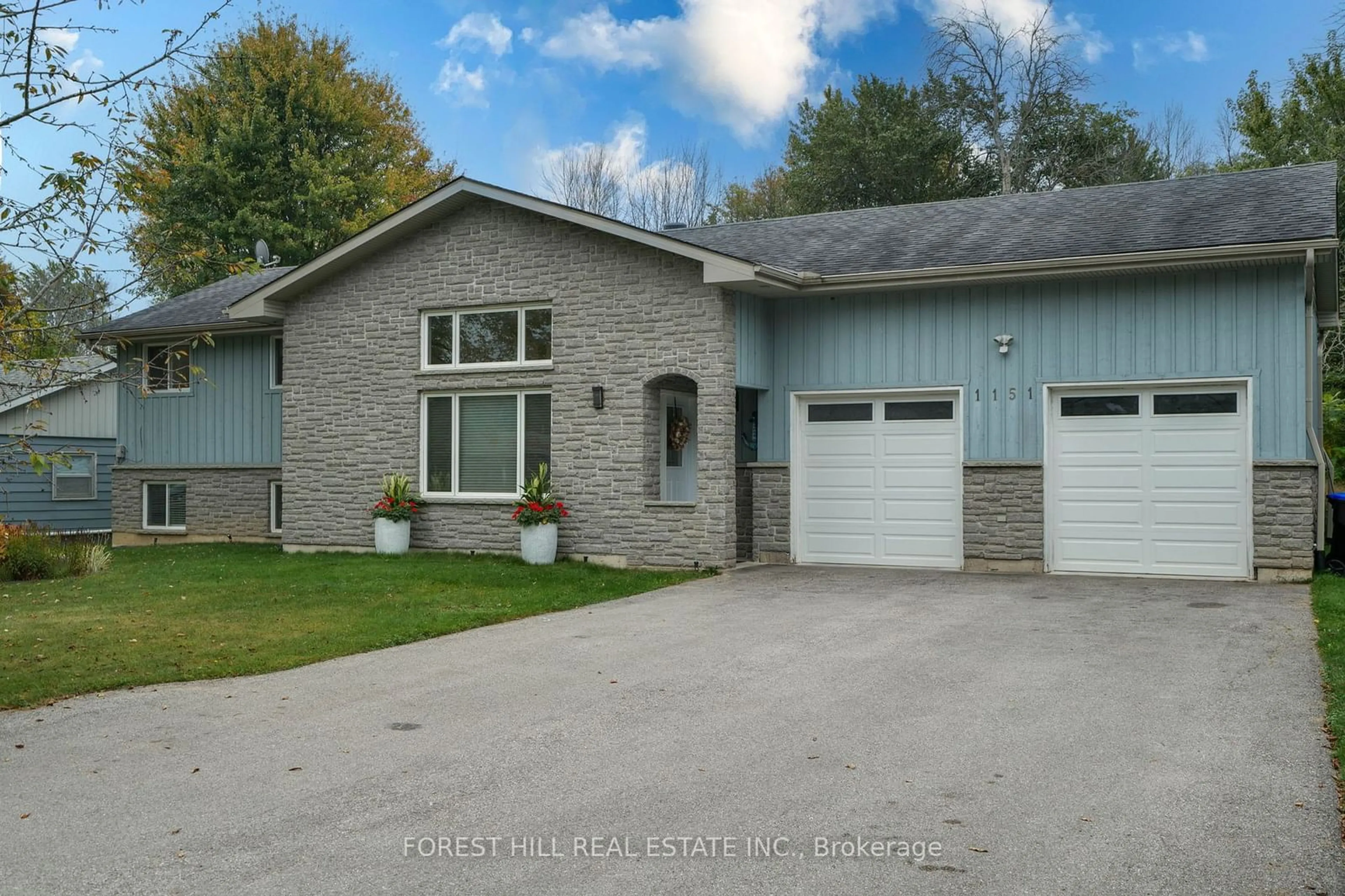 Home with brick exterior material, street for 1151 Birch Rd, Innisfil Ontario L0L 1R0