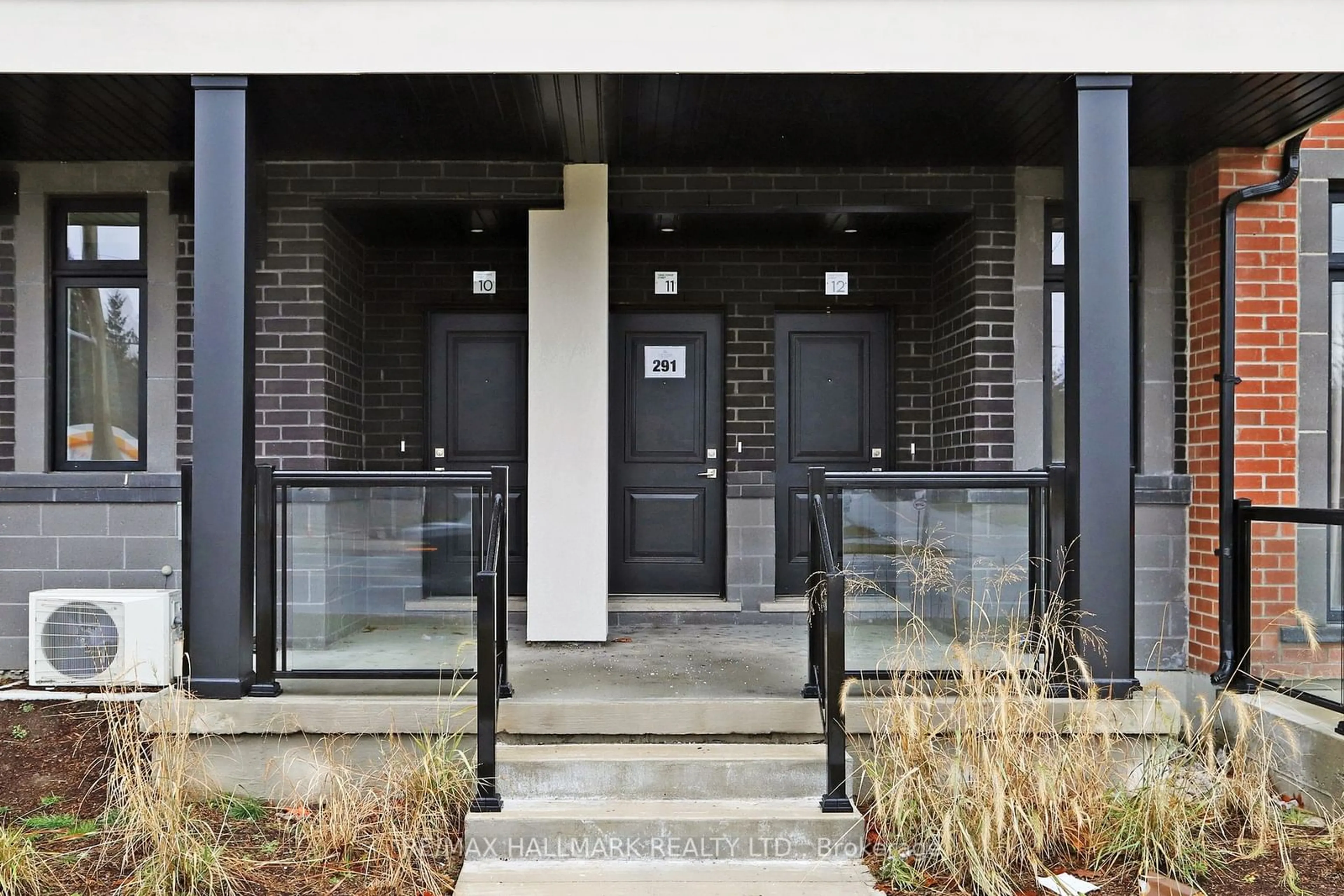 Indoor entryway for 12868 Yonge St #11, Richmond Hill Ontario L4E 1J4