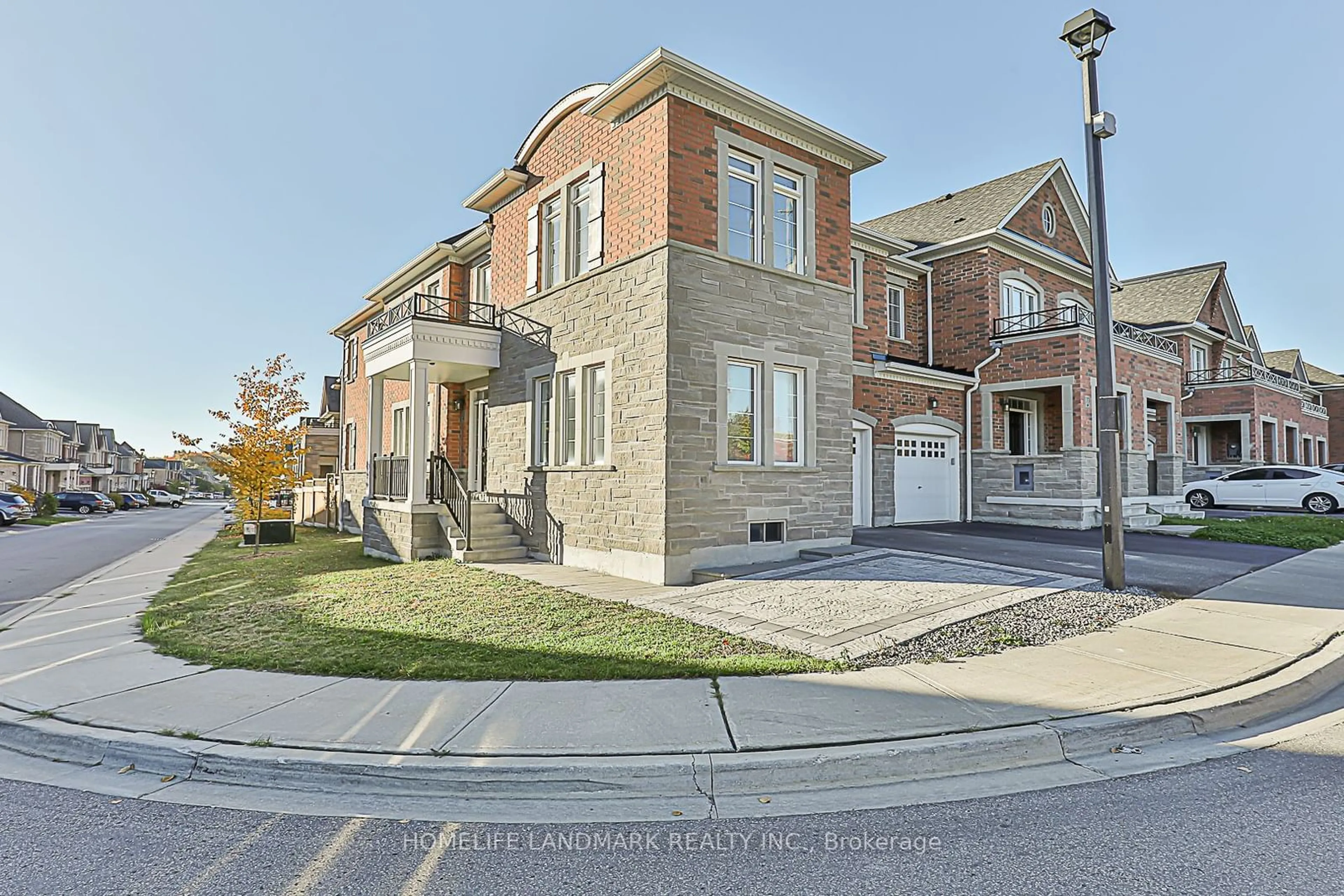 Home with brick exterior material, street for 35 Thornapple Lane, Richmond Hill Ontario L4E 1E7