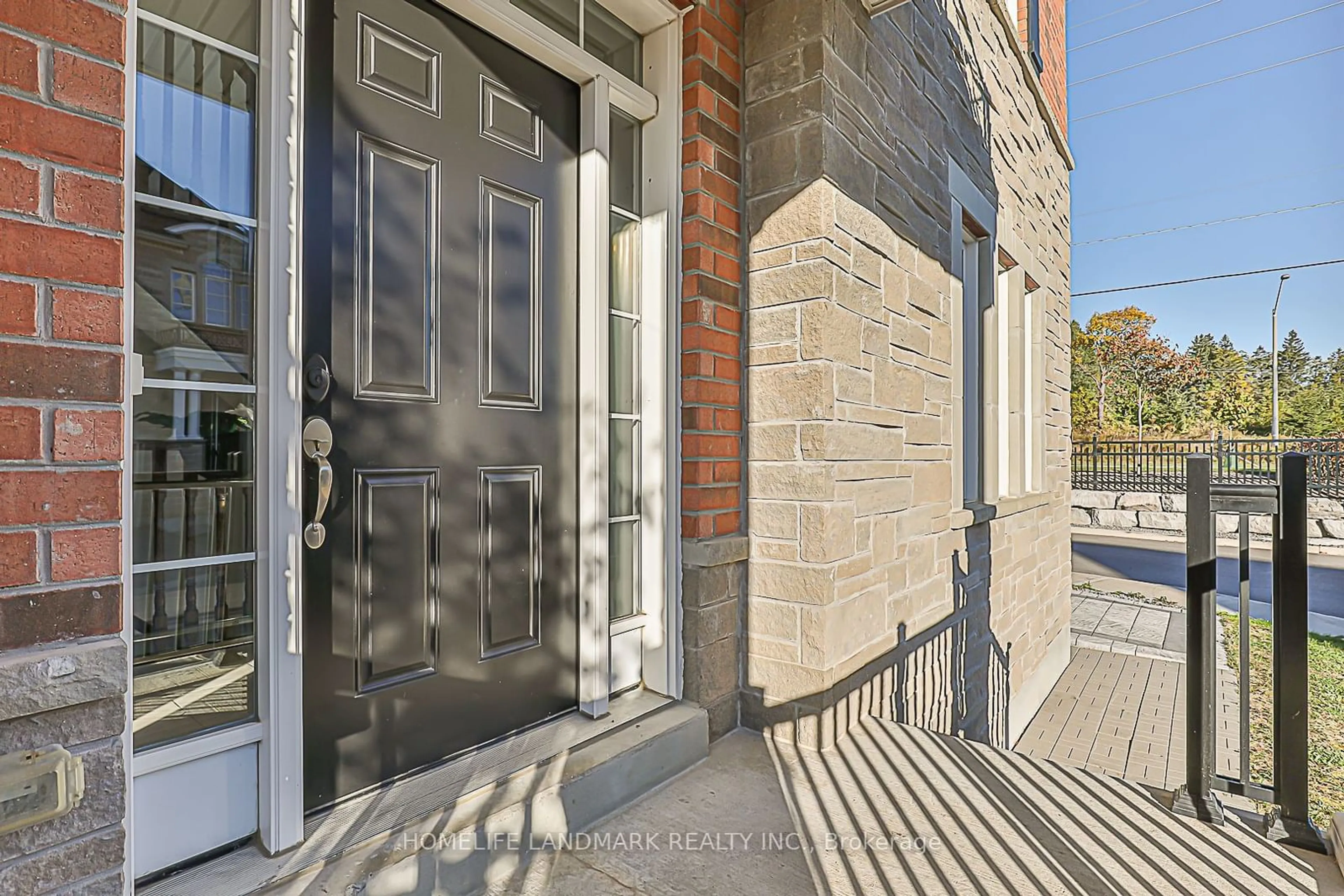 Unknown for 35 Thornapple Lane, Richmond Hill Ontario L4E 1E7