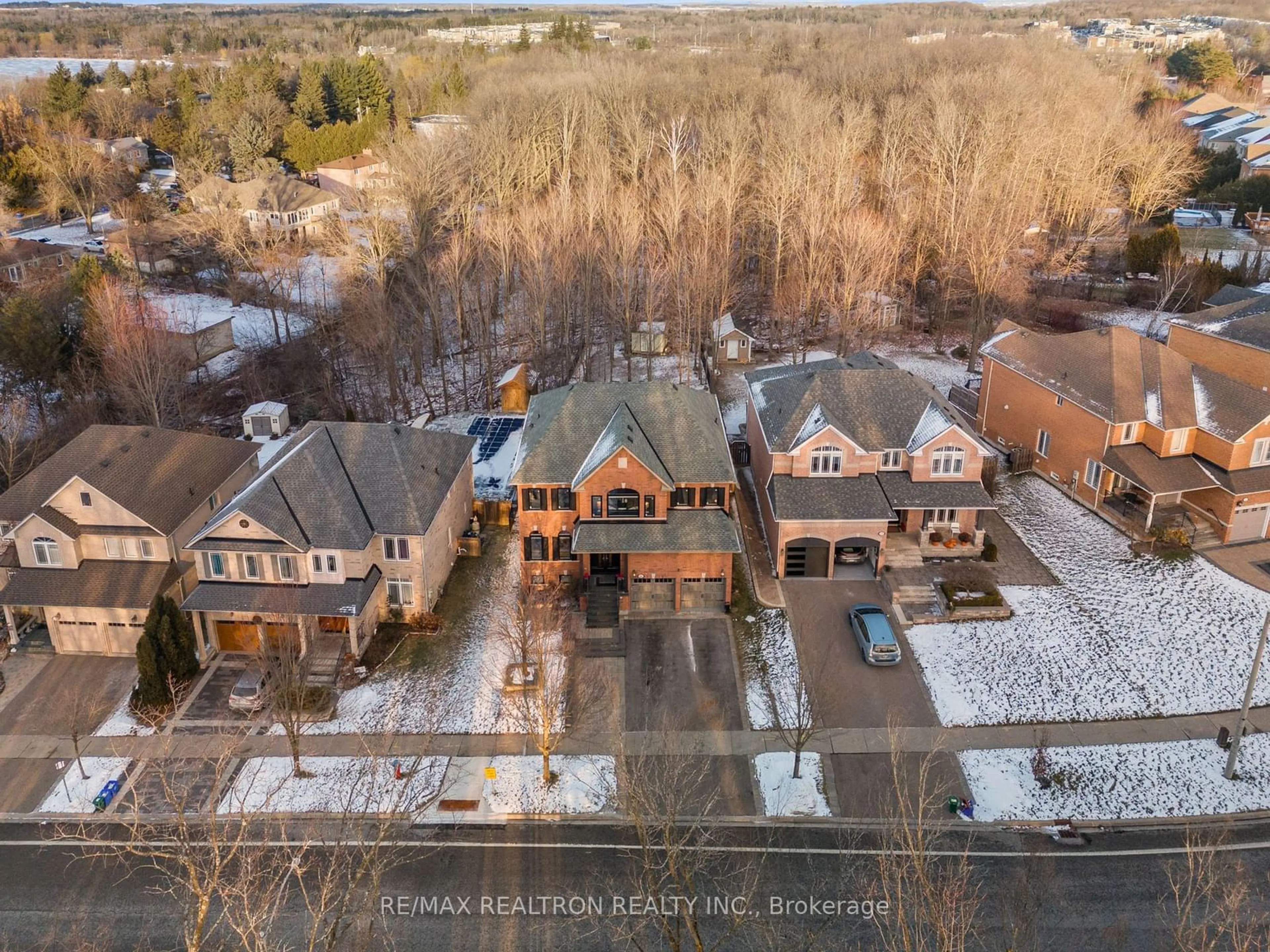 A pic from outside/outdoor area/front of a property/back of a property/a pic from drone, water/lake/river/ocean view for 16 Sandbanks Dr, Richmond Hill Ontario L4E 3J5