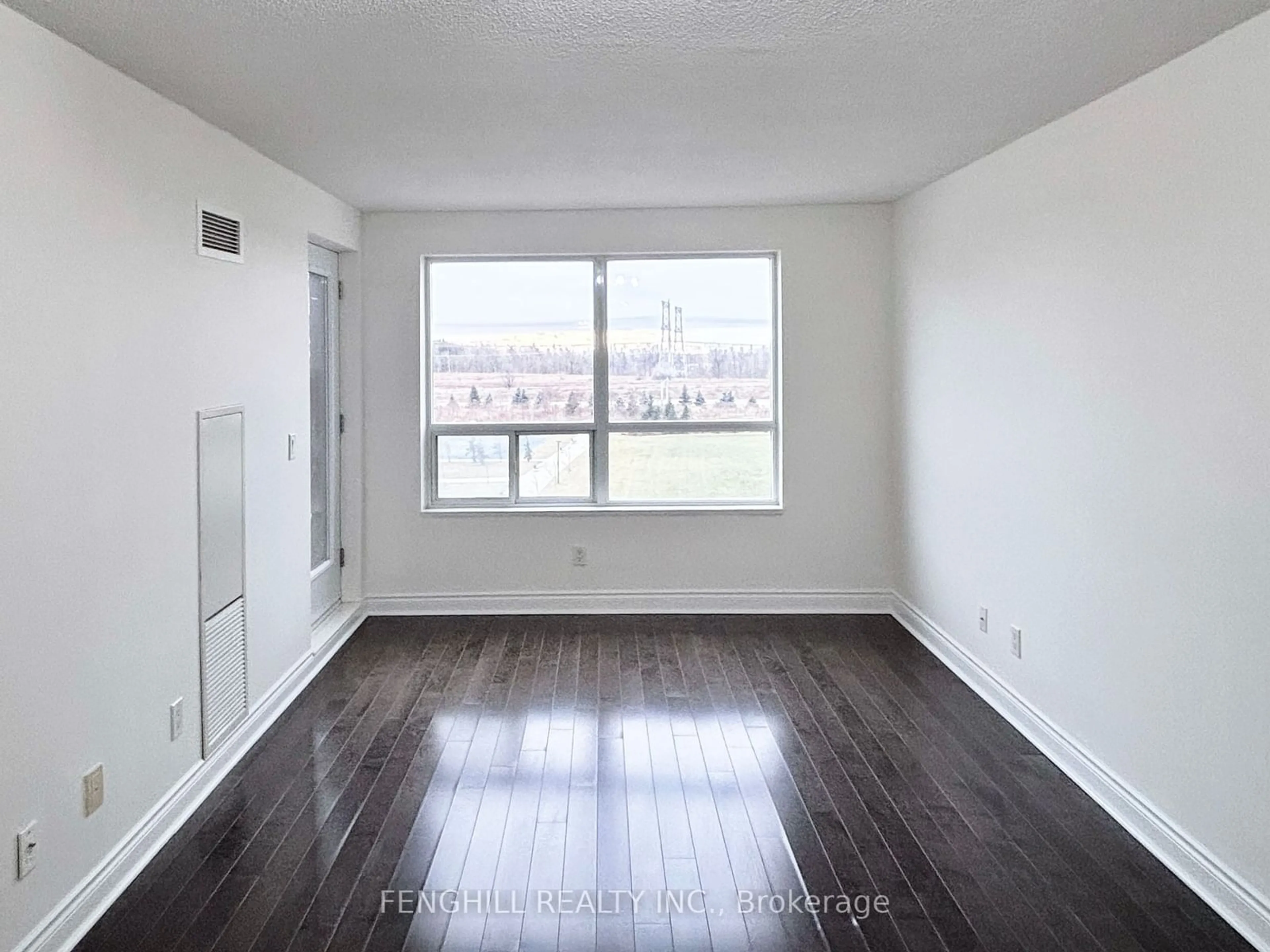 A pic of a room for 37 Galleria Pkwy #709, Markham Ontario L3T 0A5