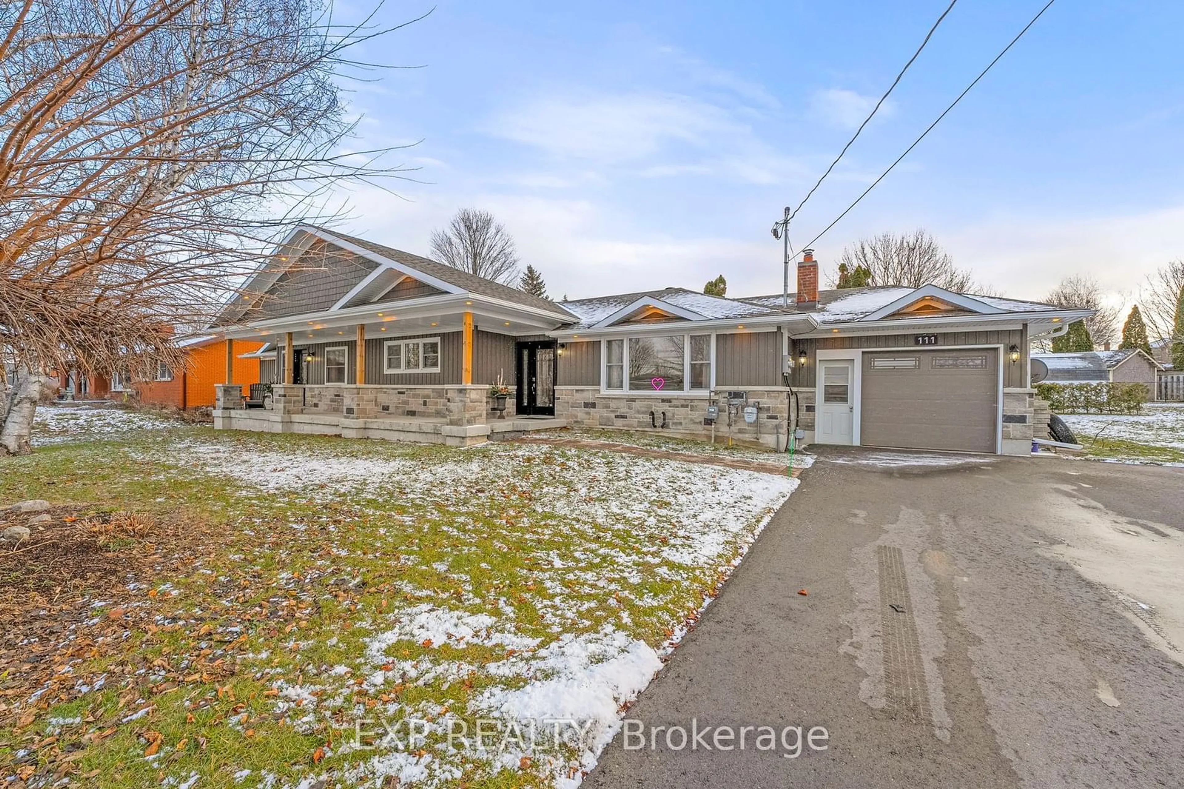 A pic from outside/outdoor area/front of a property/back of a property/a pic from drone, street for 111 Church St, Georgina Ontario L4P 1J4