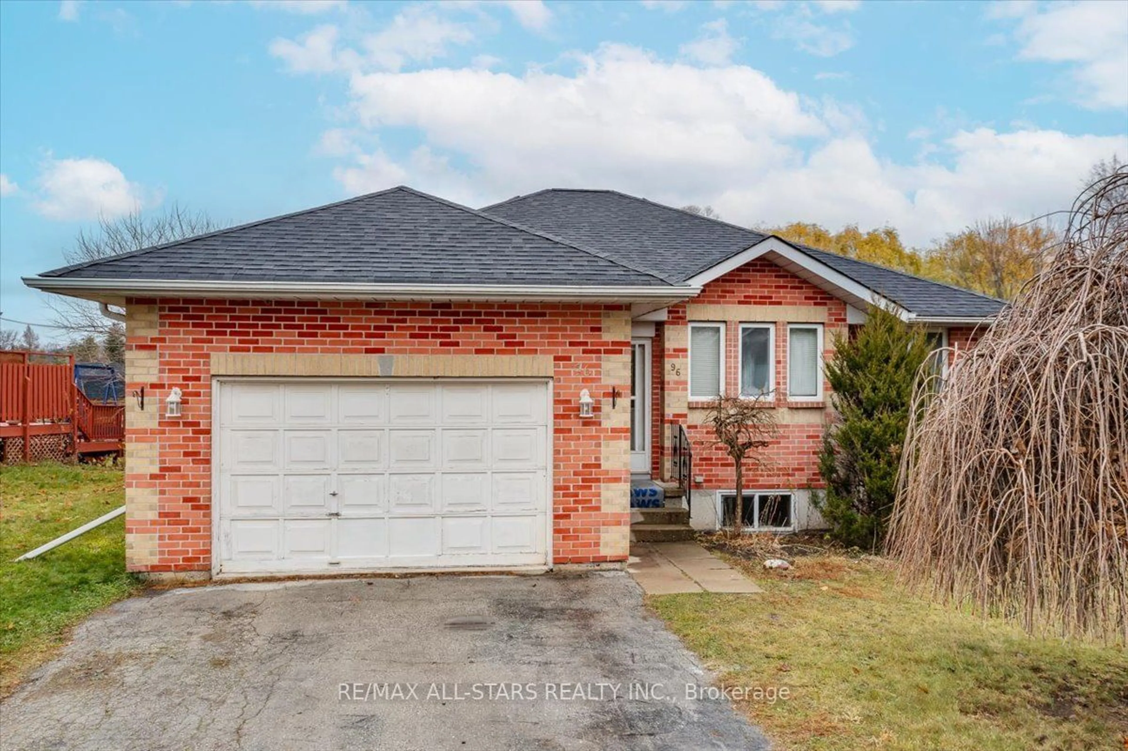 Home with brick exterior material, street for 96 Riverglen Dr, Georgina Ontario L4P 2R1