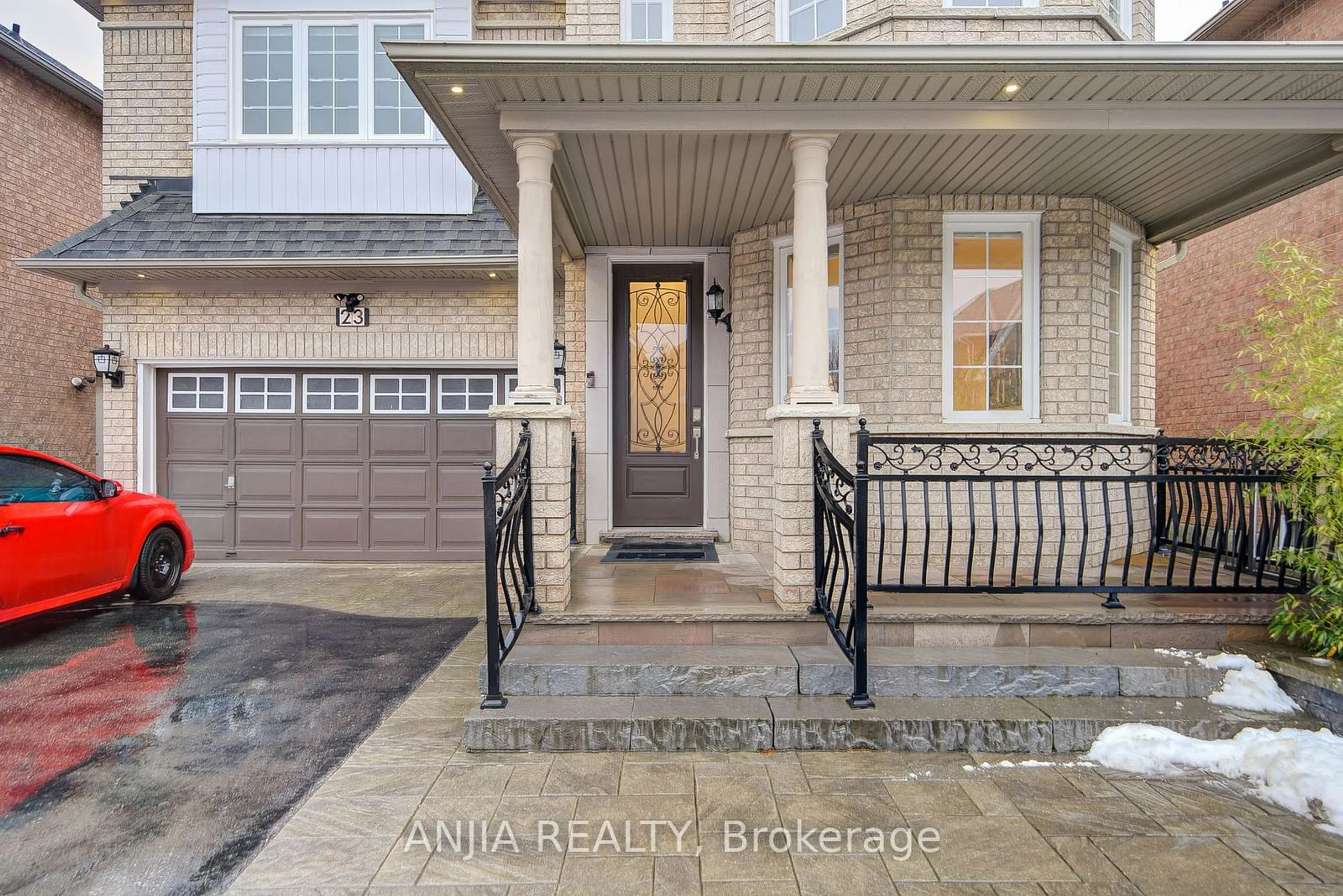 Indoor entryway for 23 Annina Cres, Markham Ontario L3R 4S4