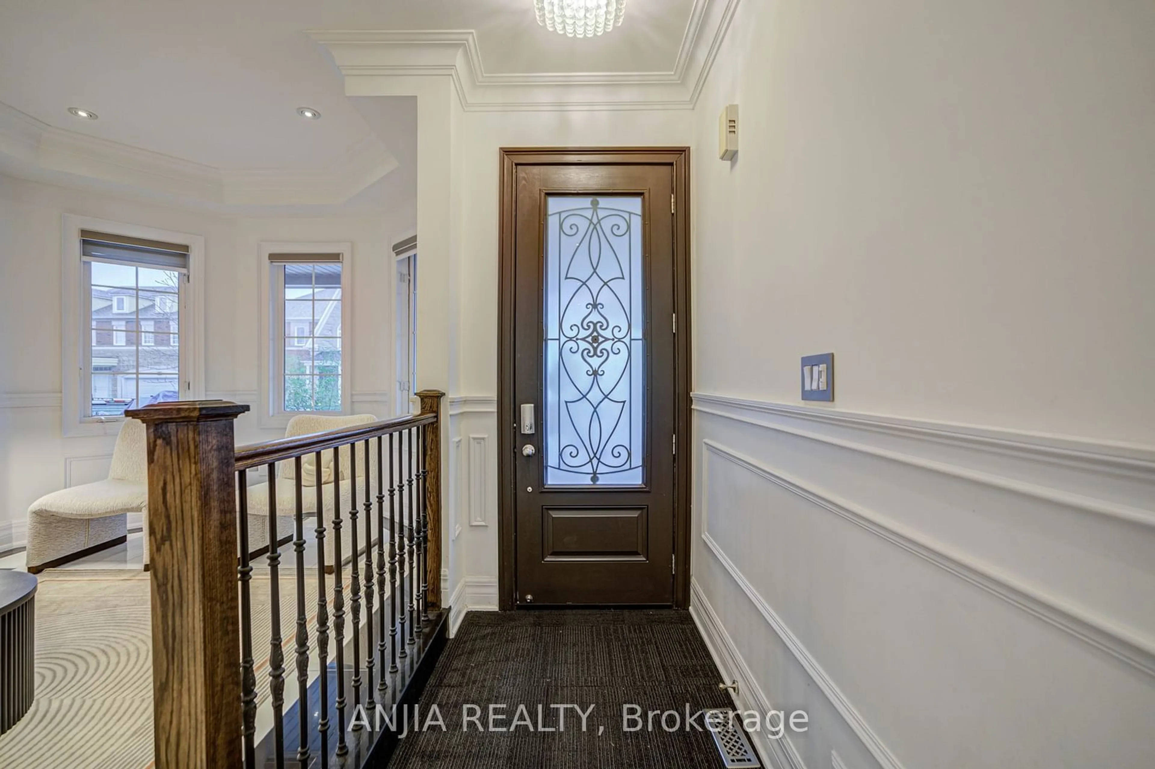 Indoor entryway for 23 Annina Cres, Markham Ontario L3R 4S4