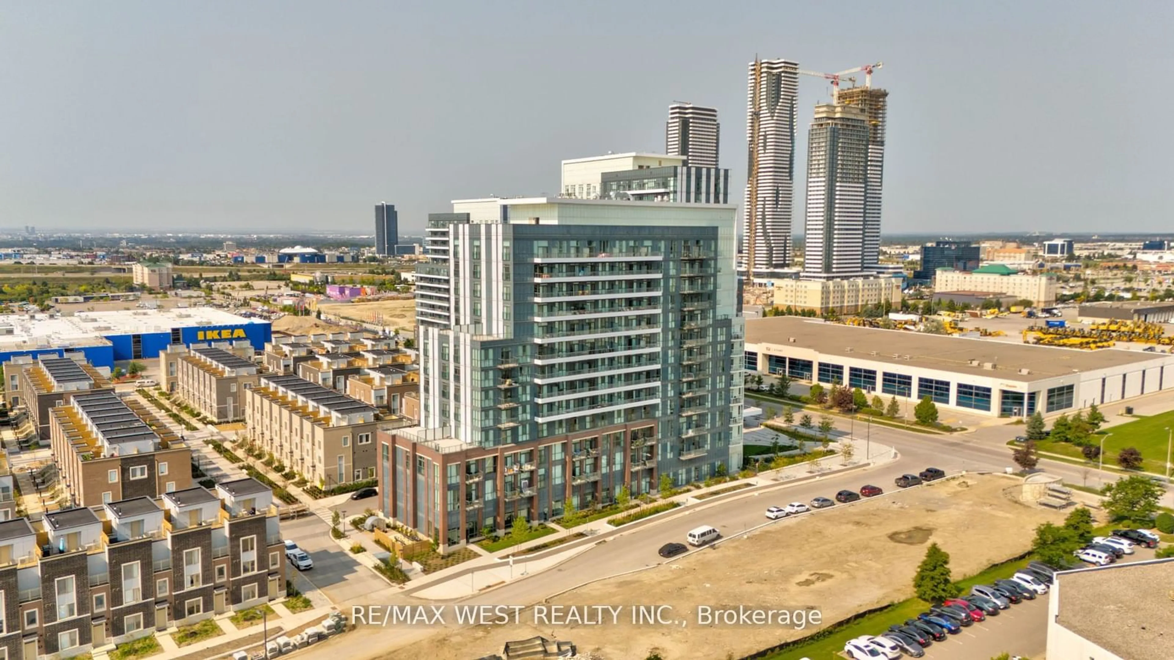 A pic from outside/outdoor area/front of a property/back of a property/a pic from drone, city buildings view from balcony for 60 Honeycrisp Cres #1106, Vaughan Ontario L4K 0N5