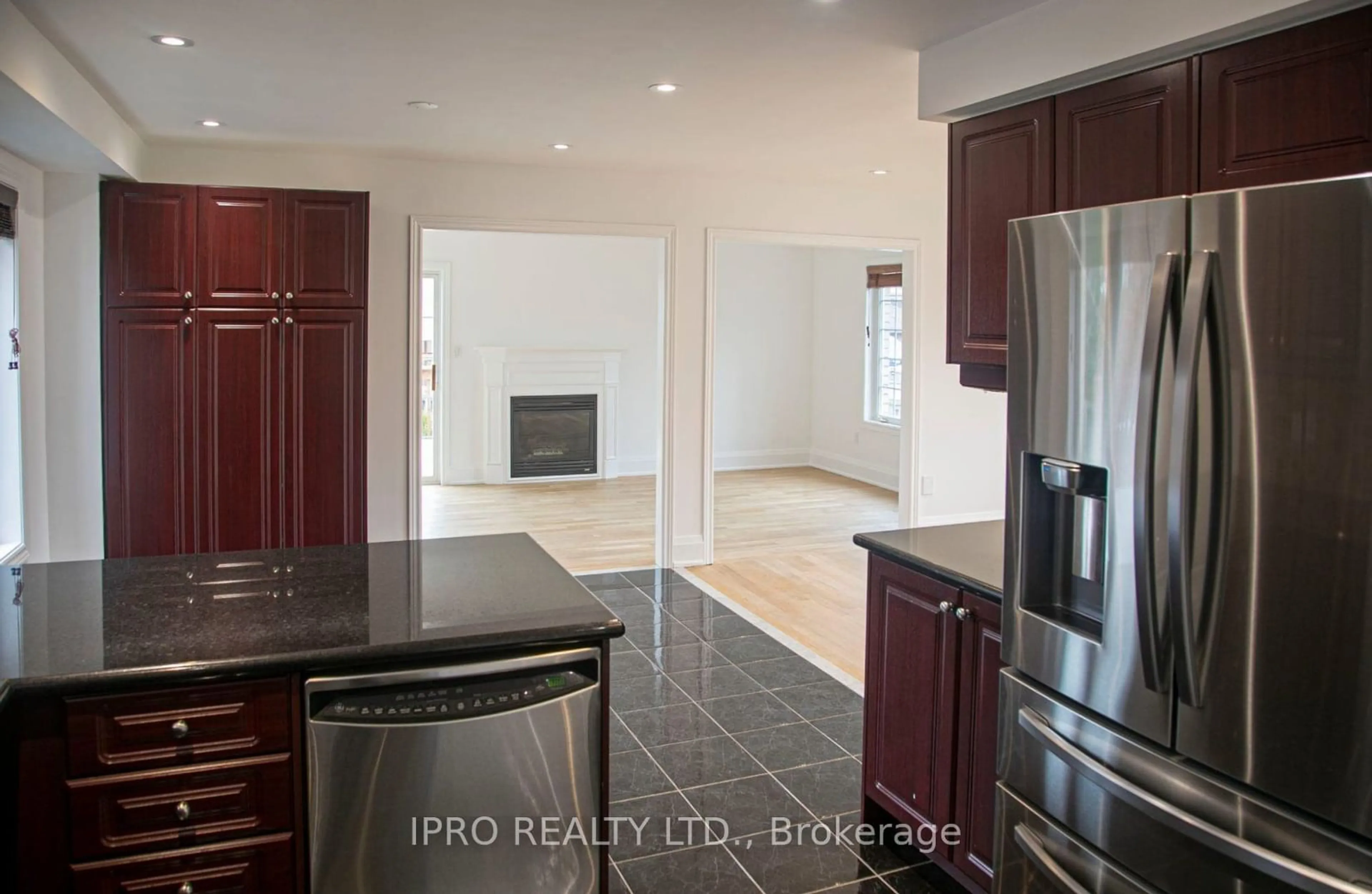 Open concept kitchen, ceramic/tile floor for 98 Lena Dr, Richmond Hill Ontario L4S 2G8