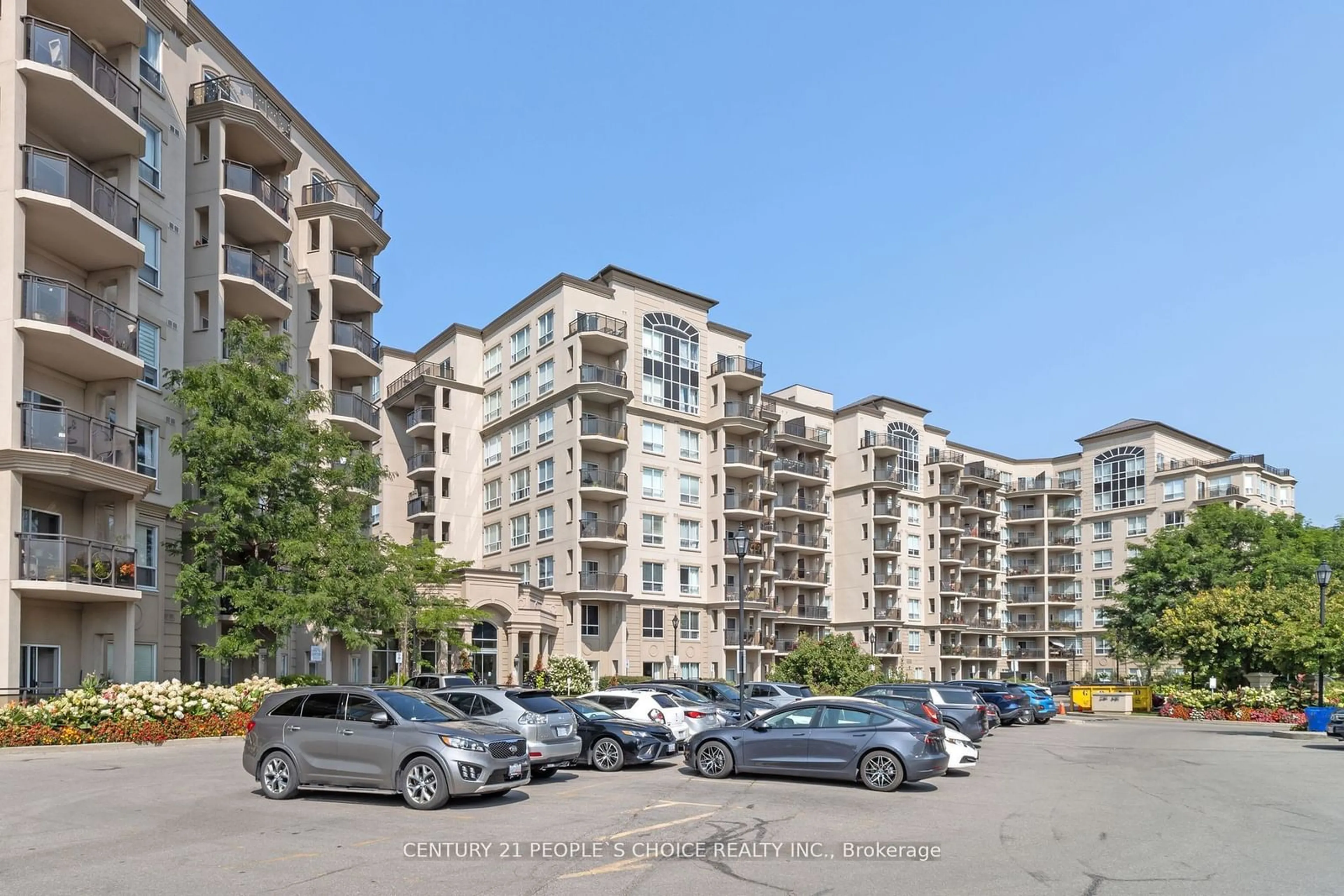 Unknown for 2 Maison Parc Crt #302, Vaughan Ontario L4J 9K4