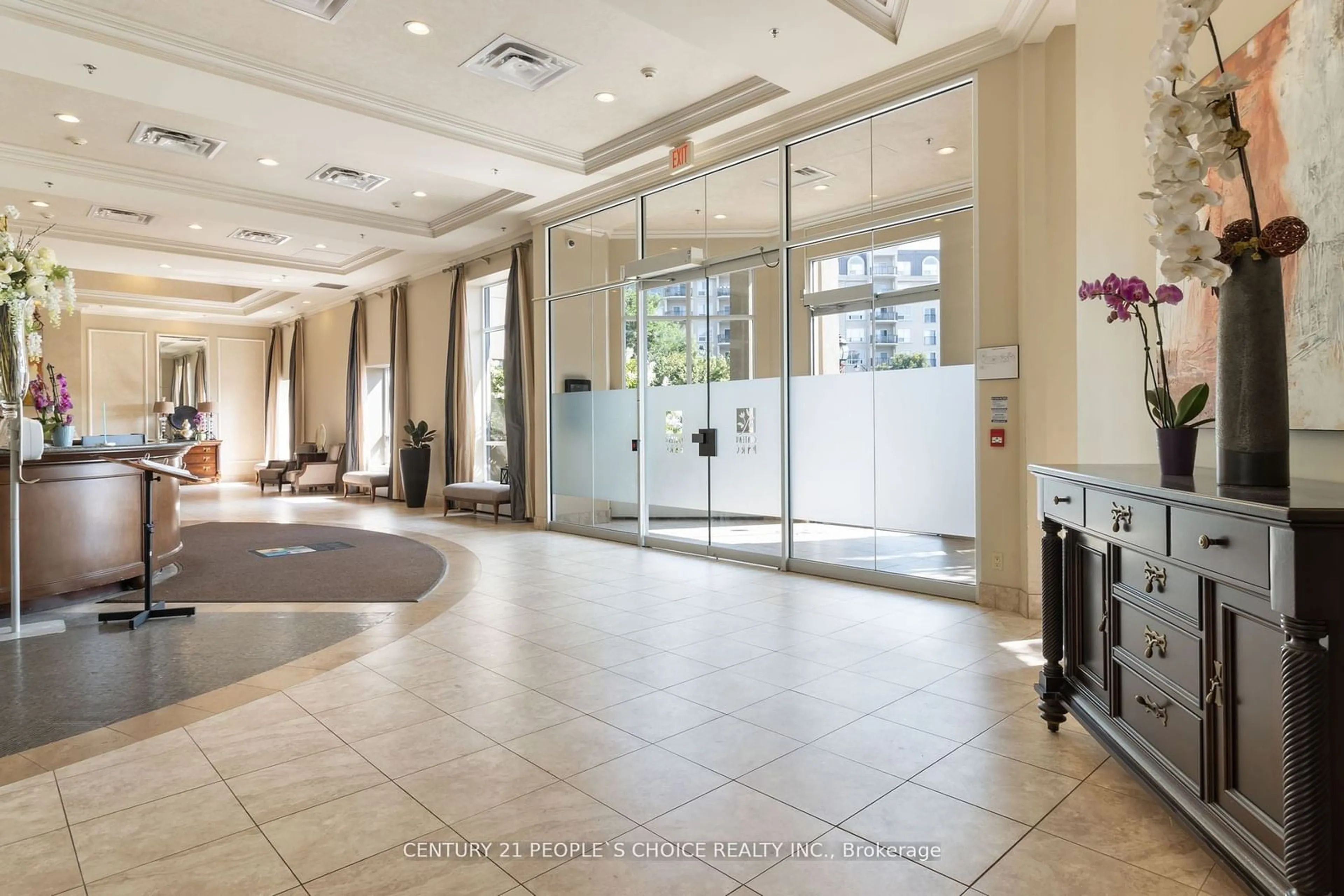 Indoor foyer for 2 Maison Parc Crt #302, Vaughan Ontario L4J 9K4