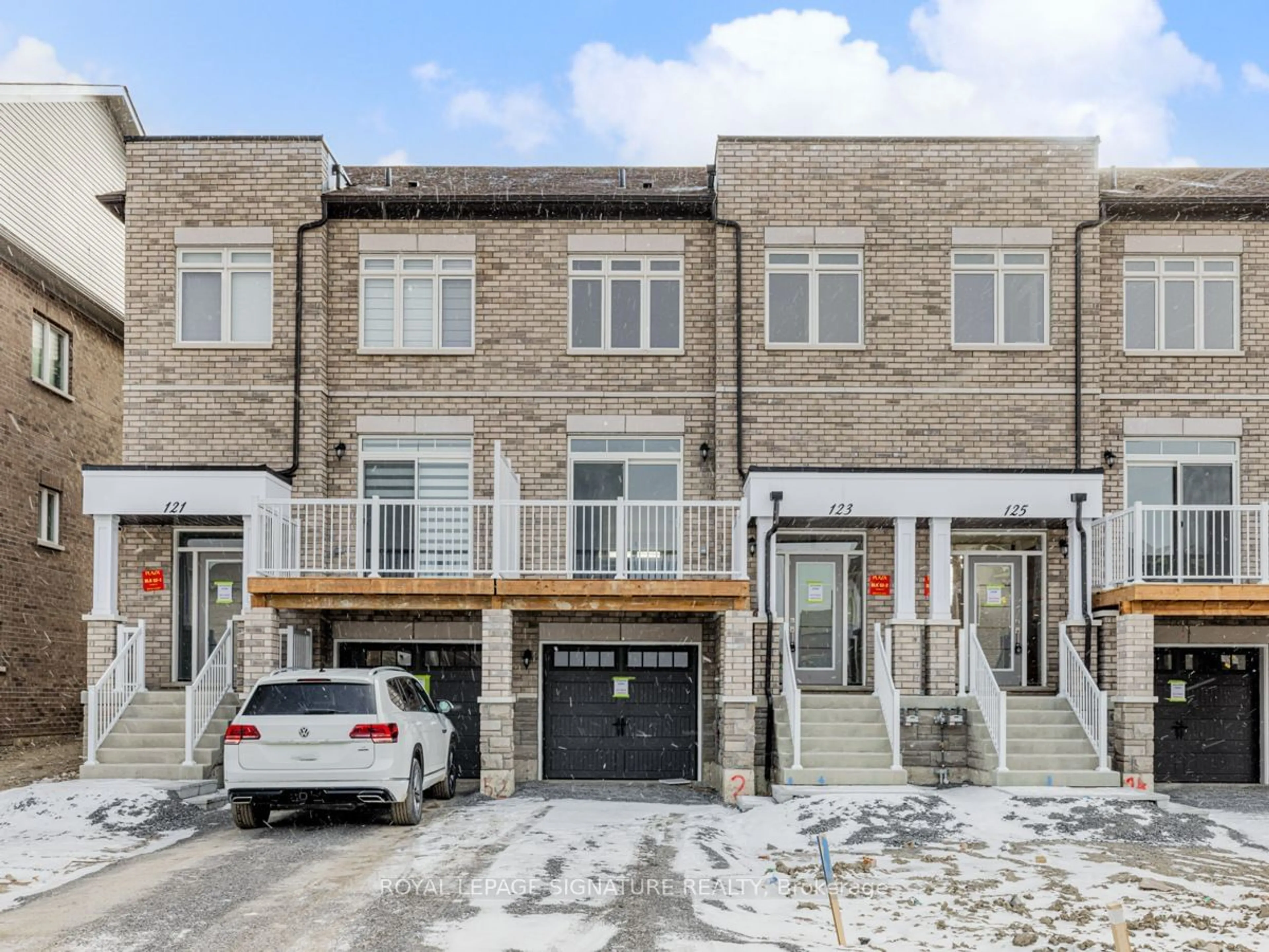 Home with brick exterior material, street for 123 Seguin St, Richmond Hill Ontario L4E 1N2